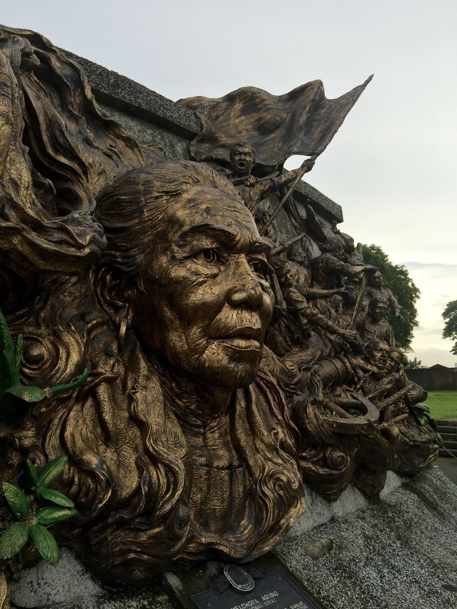 Apple iPhone 6 sample photo. Sculpture, hero, heroism photography