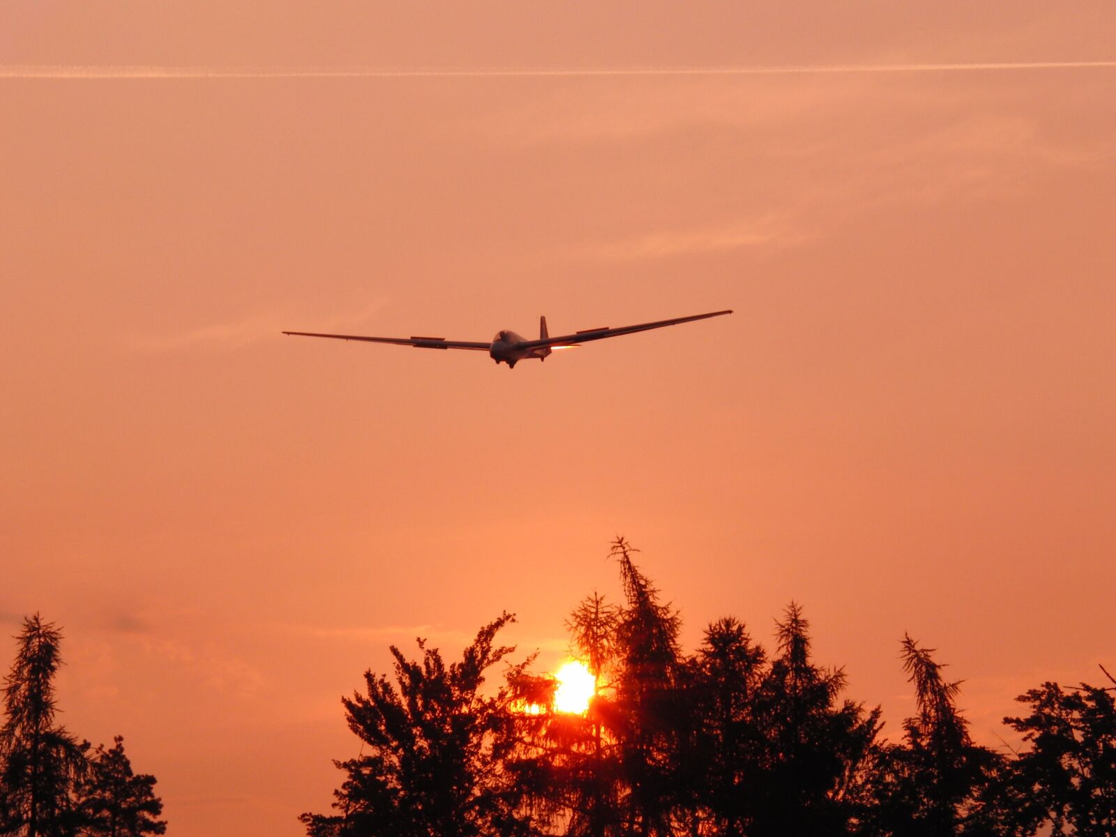 CASIO EX-FH20 sample photo. Glider, sunrise, sunset photography