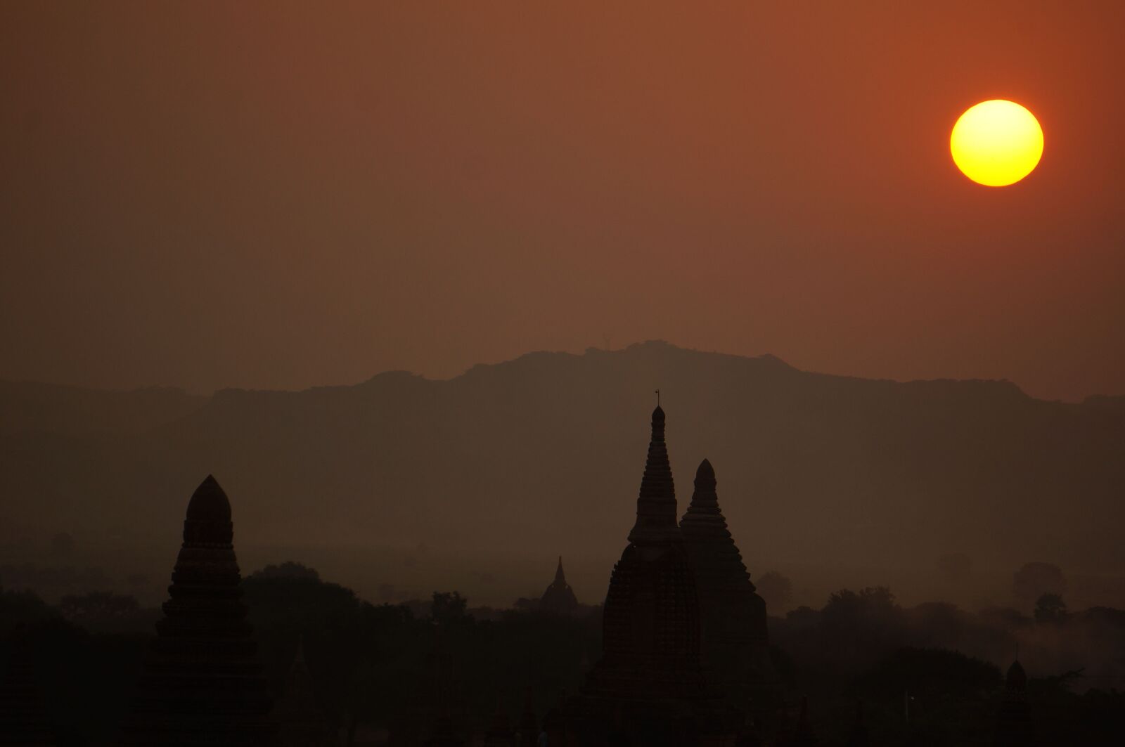 Sony Alpha NEX-6 sample photo. Burma, sun, temple photography