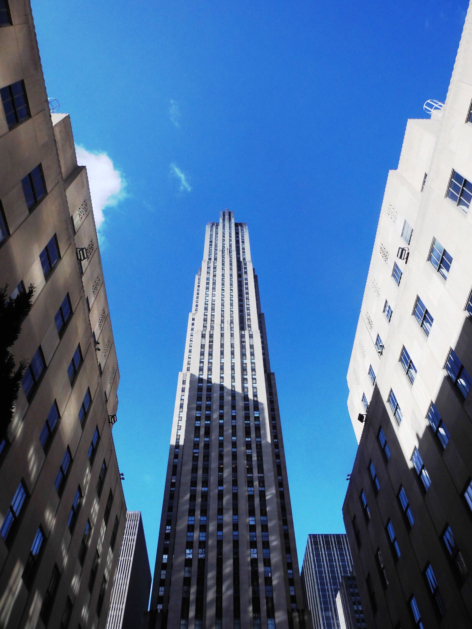 MEDION MD86824 sample photo. Rockefeller center, nyc, skyscrapers photography