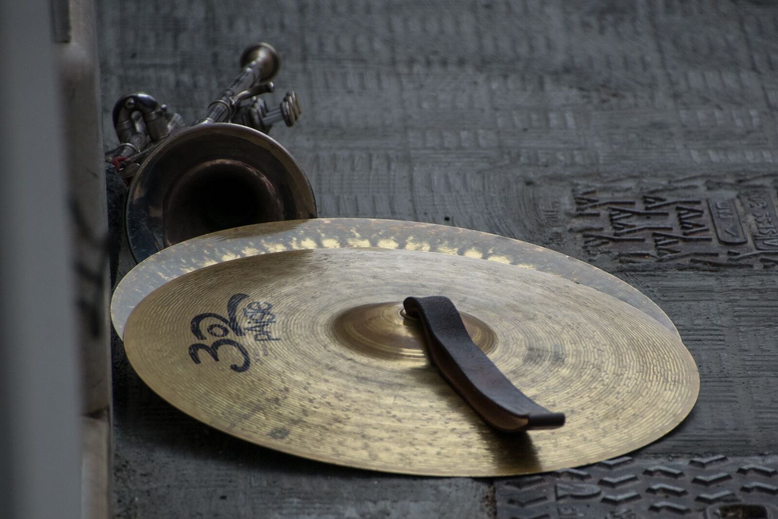 Nikon D5300 sample photo. Old, dishes, music photography