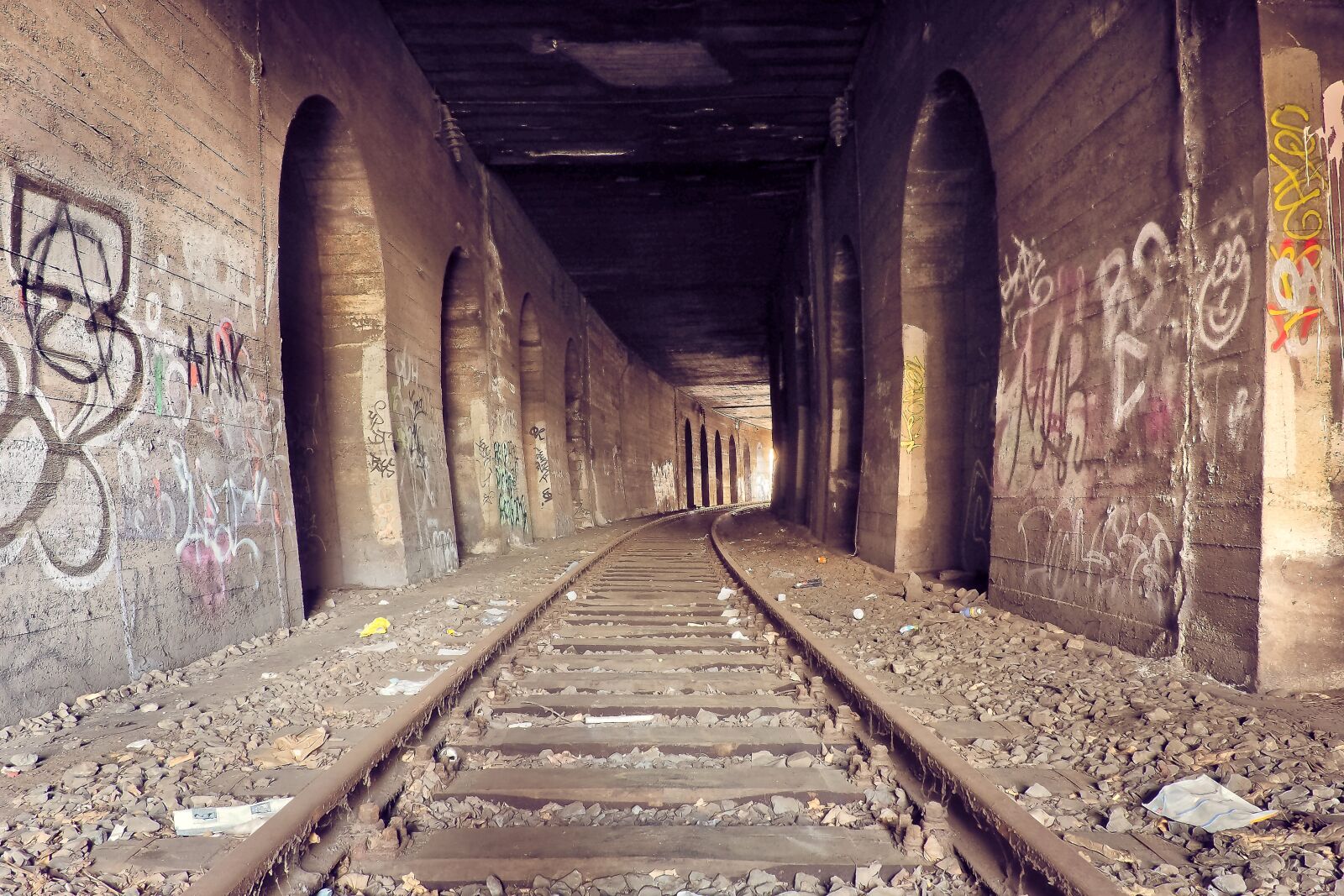 Olympus OM-D E-M10 sample photo. Lost places, tunnel, gleise photography
