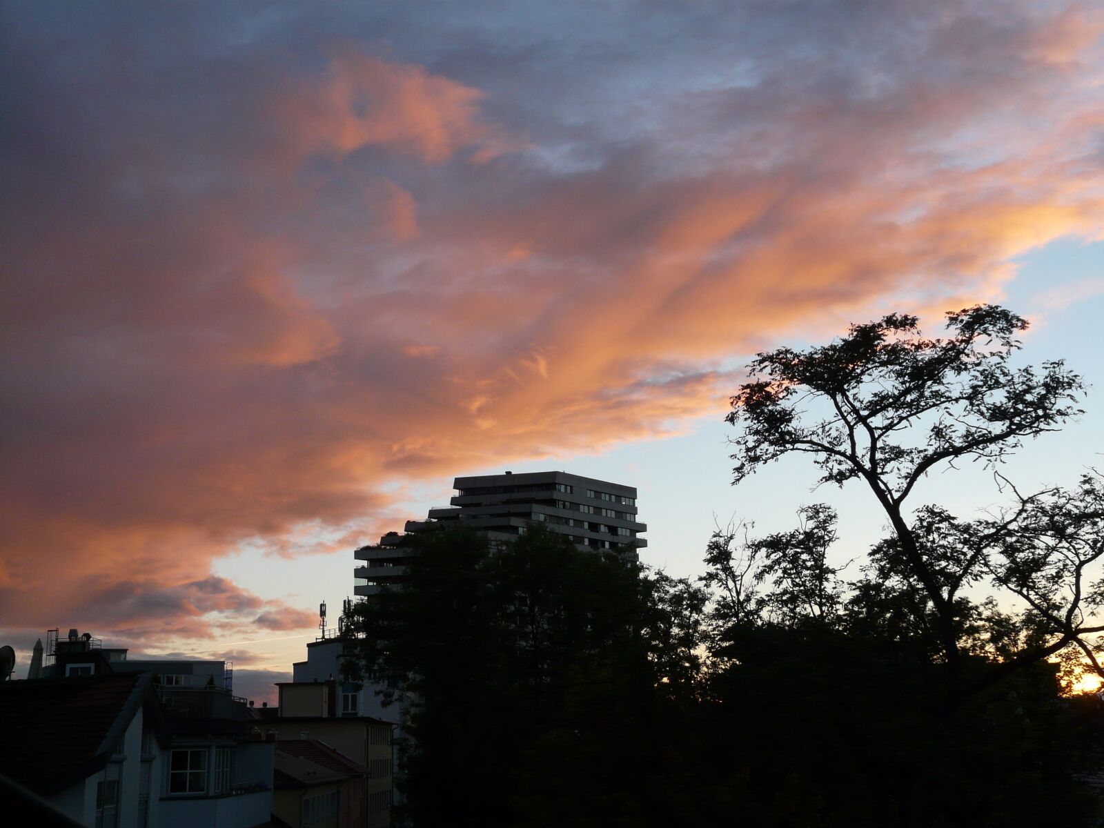 Panasonic DMC-FZ18 sample photo. Sunset, sky, clouds photography