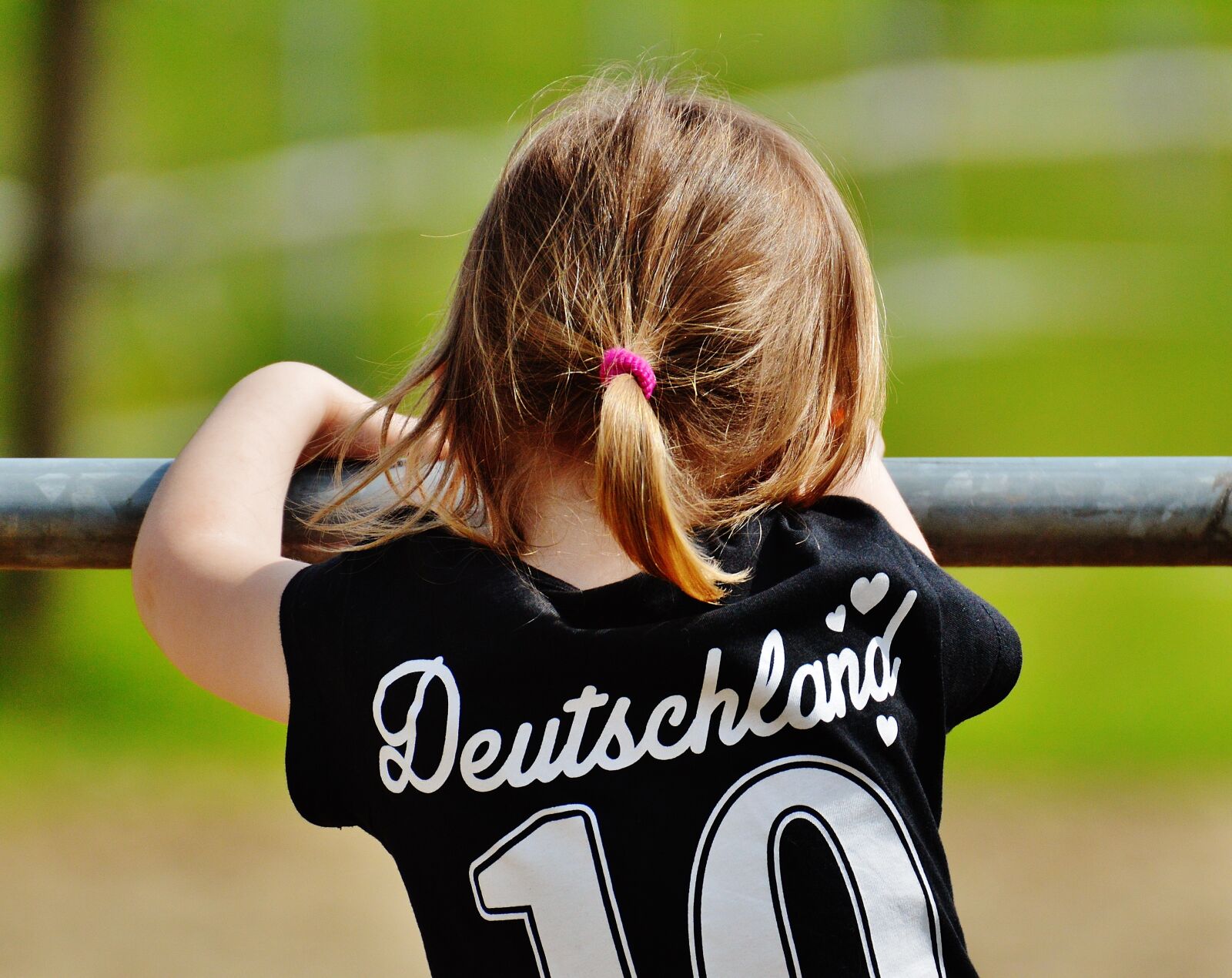 Nikon D3200 sample photo. Girl, curious, gate photography