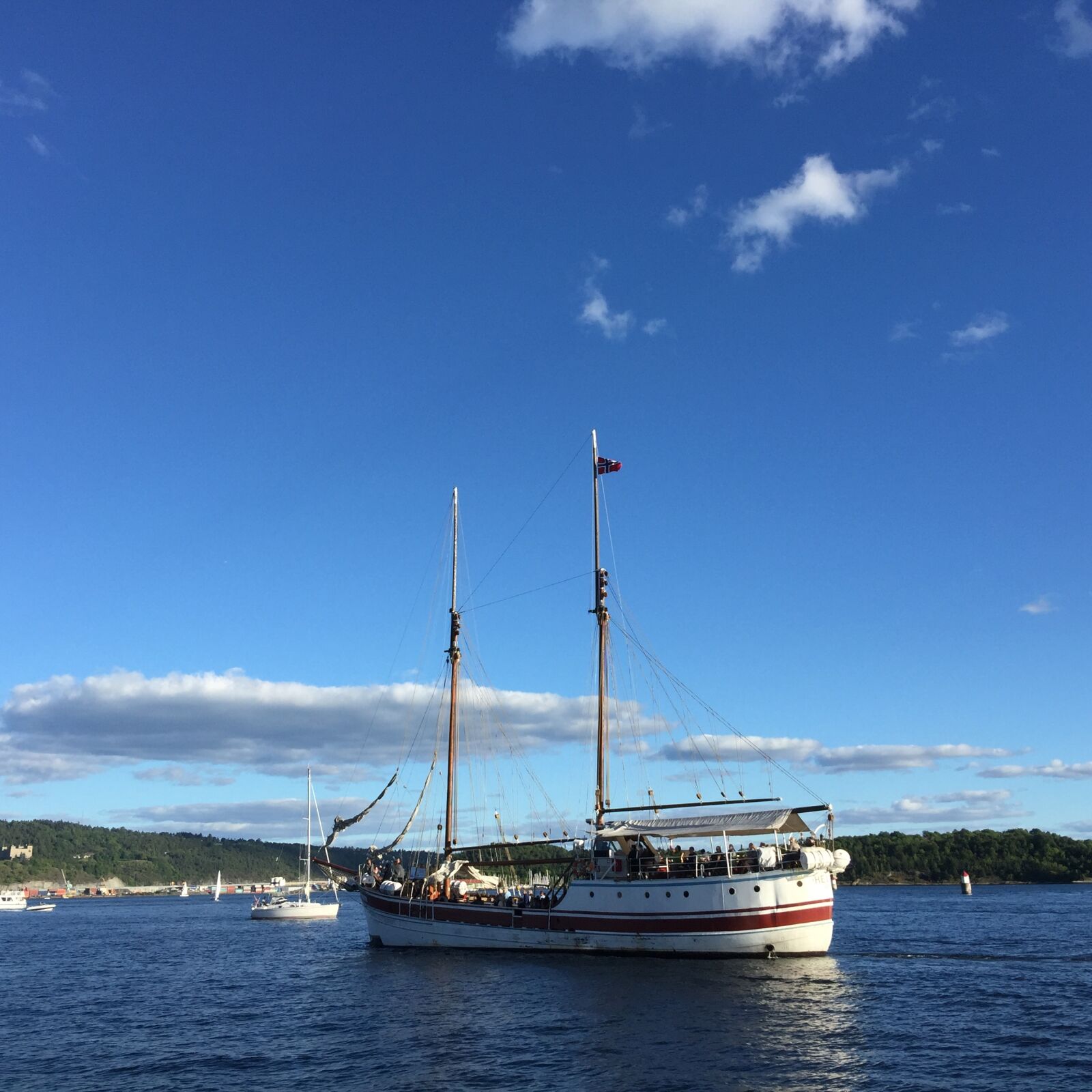 iPhone 6 Plus back camera 4.15mm f/2.2 sample photo. Ship, boat, marina photography