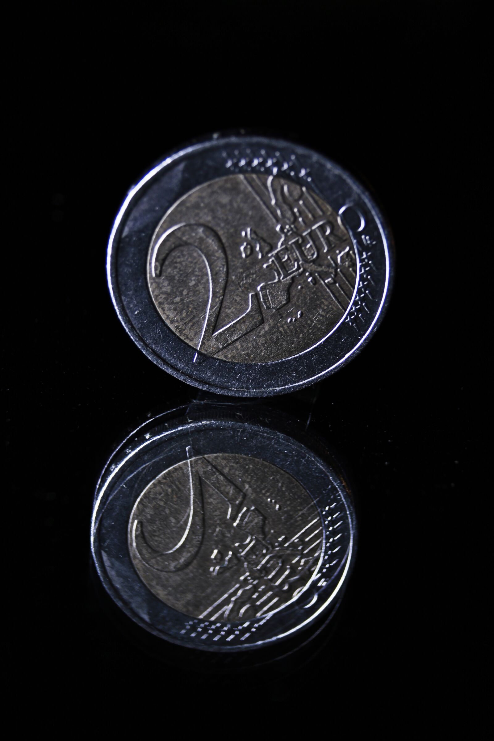 Canon EF-S 18-55mm F3.5-5.6 II sample photo. Coin, euro, currency photography