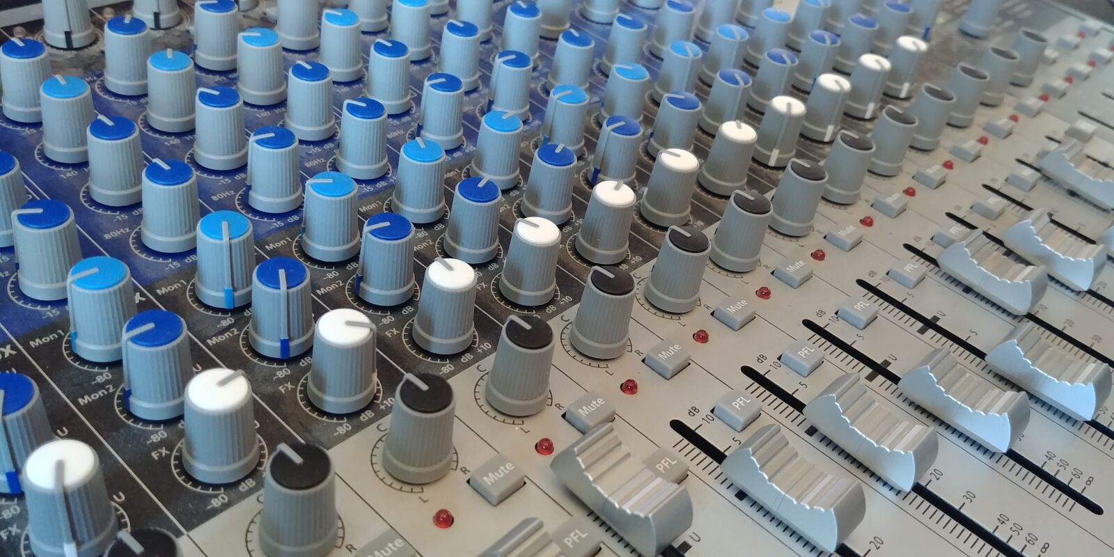 LG G6 sample photo. Mixer, music, engineering photography