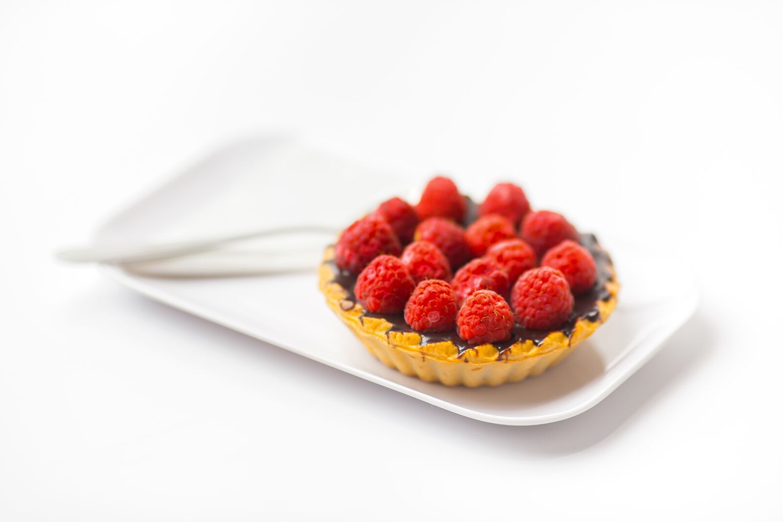 Canon EOS 6D + Canon EF 135mm F2L USM sample photo. Berries, dessert, food photography