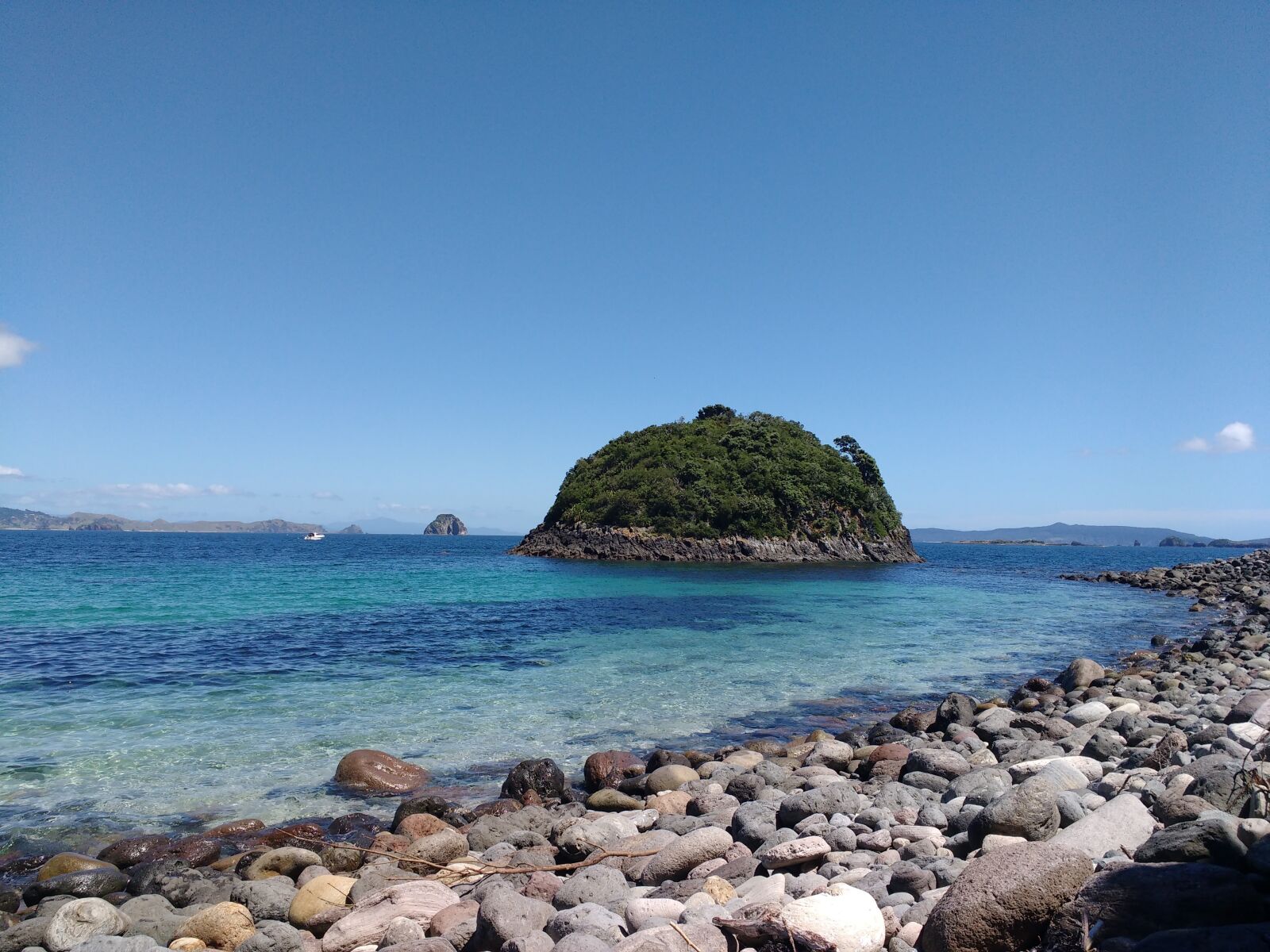Motorola MotoG3 sample photo. Beach, rocks, new zealand photography