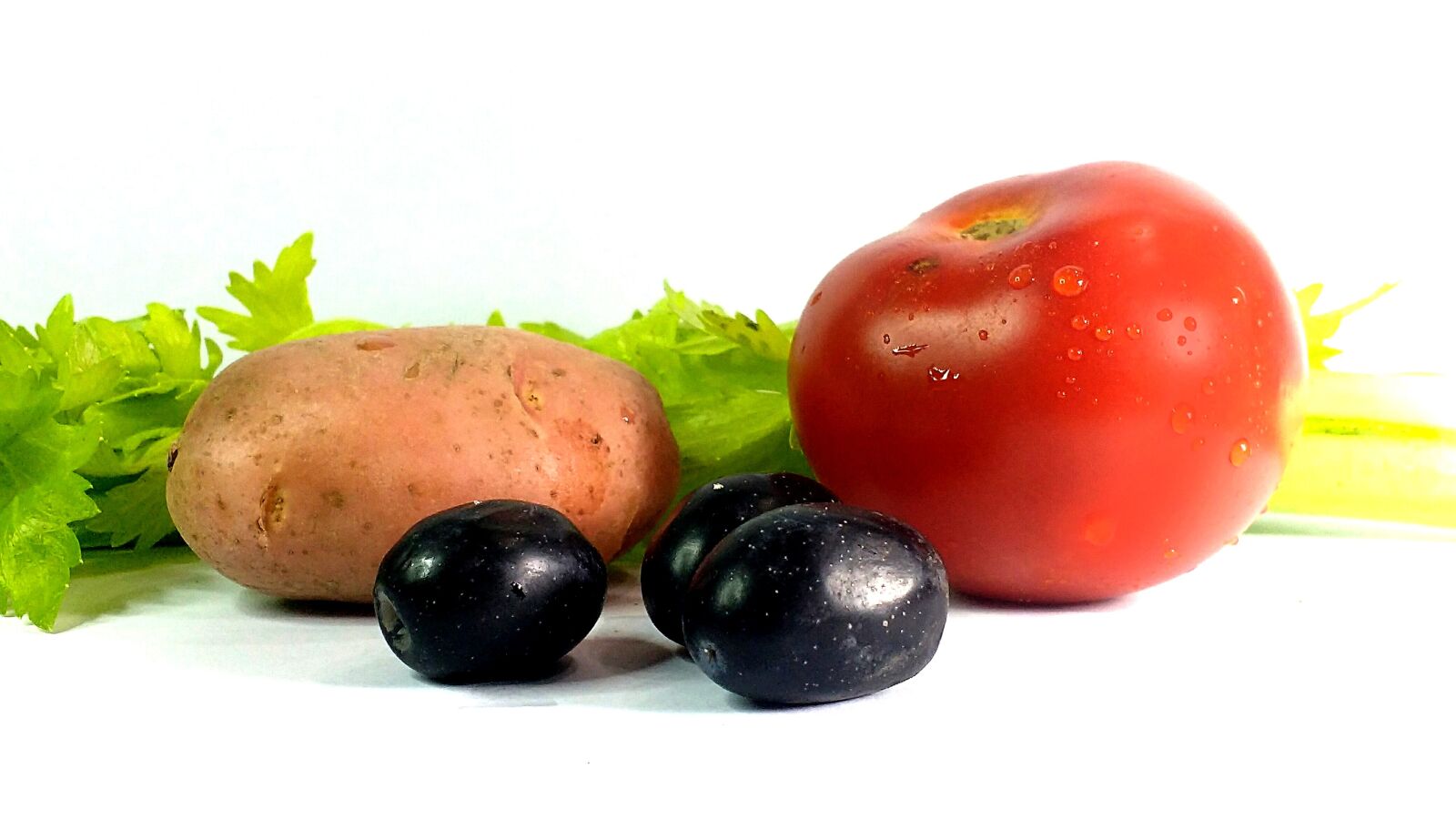 Motorola MotoG3 sample photo. Tomato, olive, salad photography