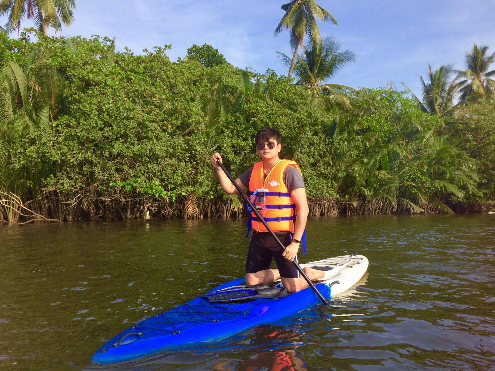 iPhone 5s back camera 4.15mm f/2.2 sample photo. Kayak photography