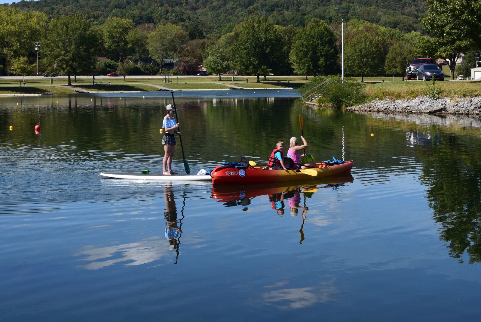 Nikon D3300 sample photo. Colorful boaters, kids, boat photography