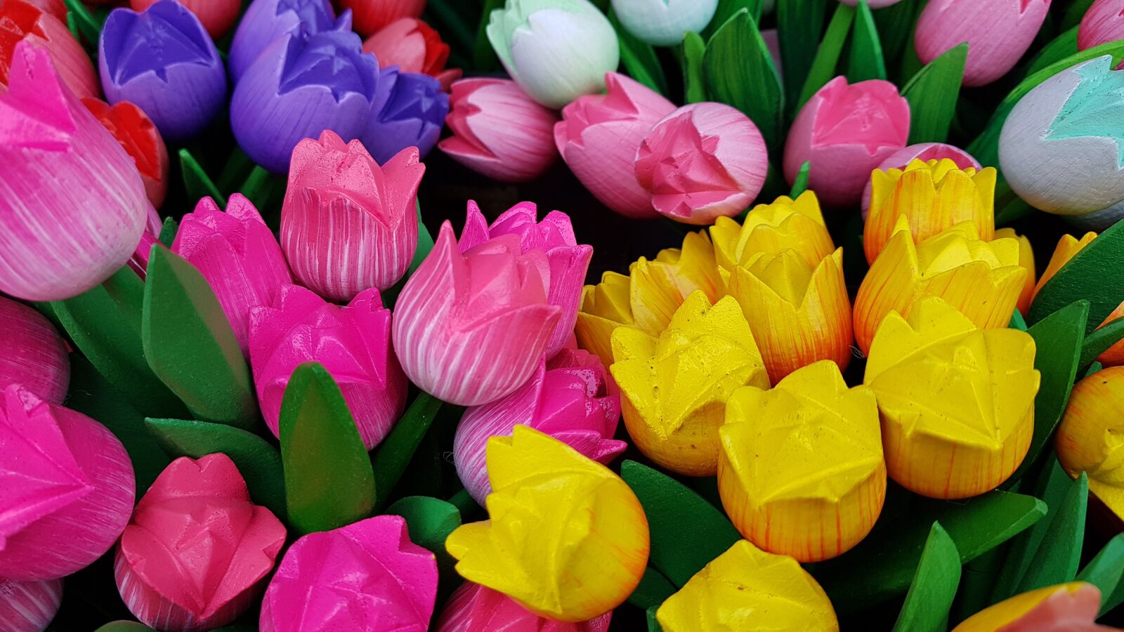Samsung Galaxy S8+ sample photo. Wooden tulips, artificial flowers photography