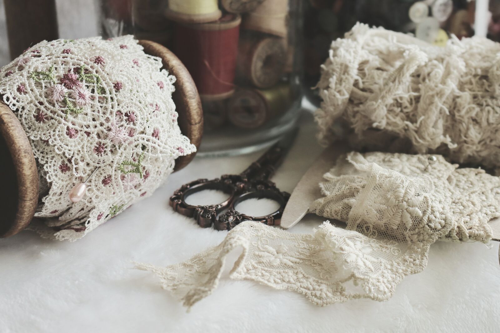 Canon EOS 90D sample photo. Vintage lace, sewing, scissors photography