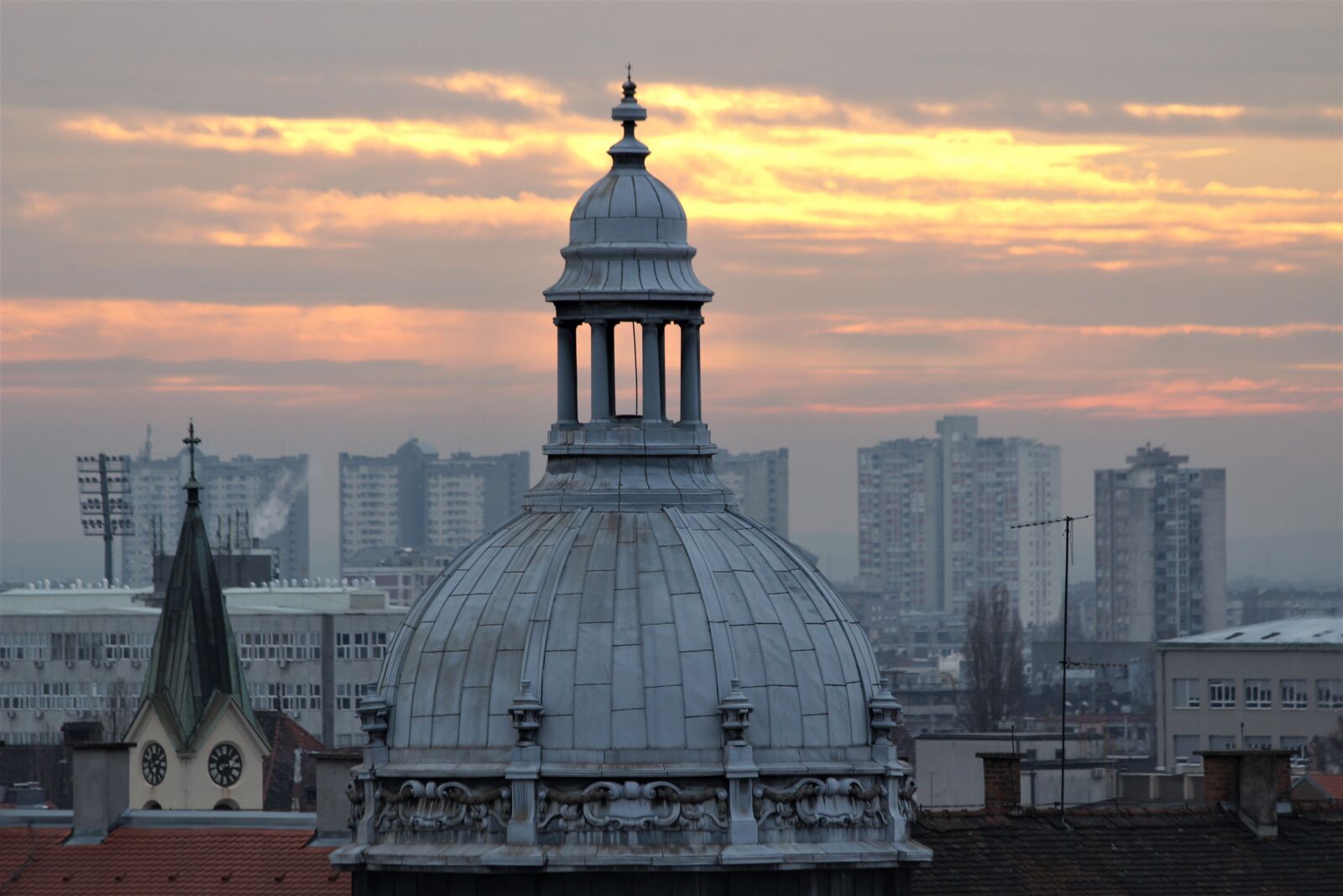 Canon EOS 600D (Rebel EOS T3i / EOS Kiss X5) sample photo. Evening, sunset, clouds photography