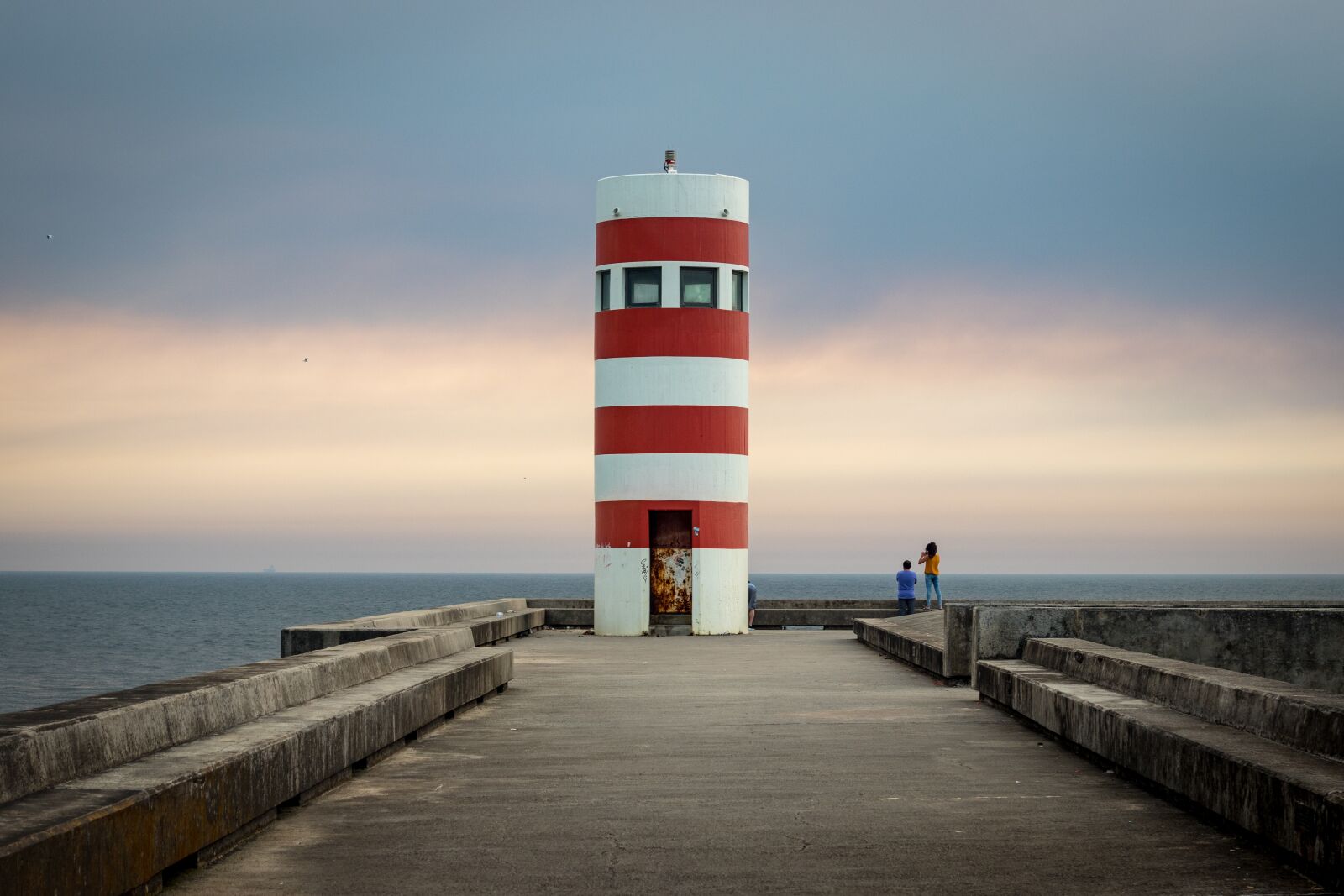 Canon EOS 800D (EOS Rebel T7i / EOS Kiss X9i) sample photo. Lighthouse, porto, portugal photography