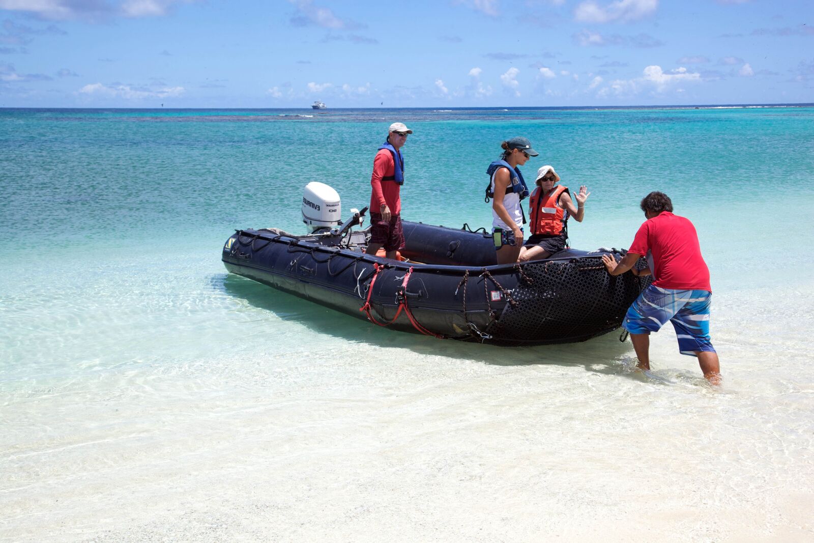 Canon EOS 5D Mark II sample photo. Boat, white sand, beach photography