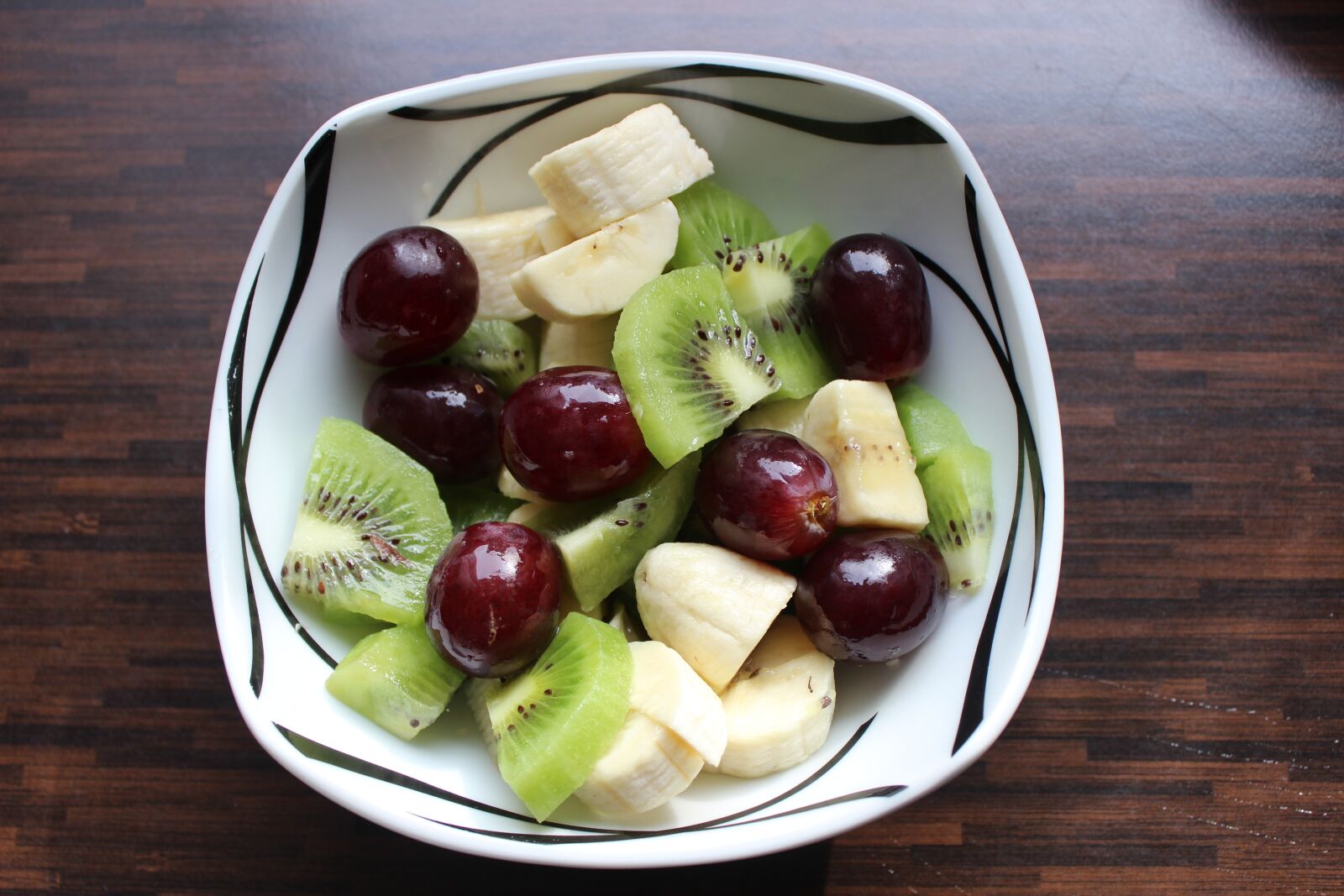 Canon EOS 600D (Rebel EOS T3i / EOS Kiss X5) sample photo. Fruit, fruit salad, raw photography