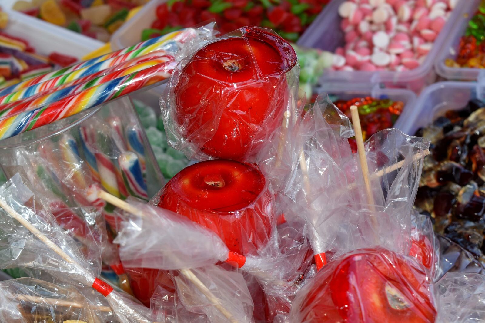 Nikon D5500 sample photo. Apple, candy, shop, food photography