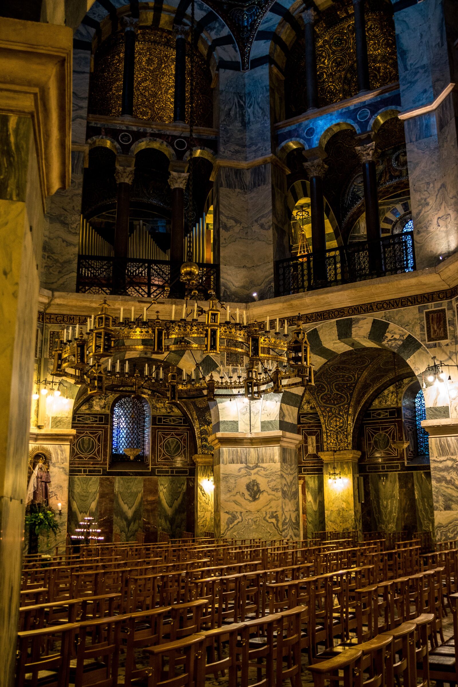 Canon EOS 70D sample photo. Aachen cathedral, church, chapel photography