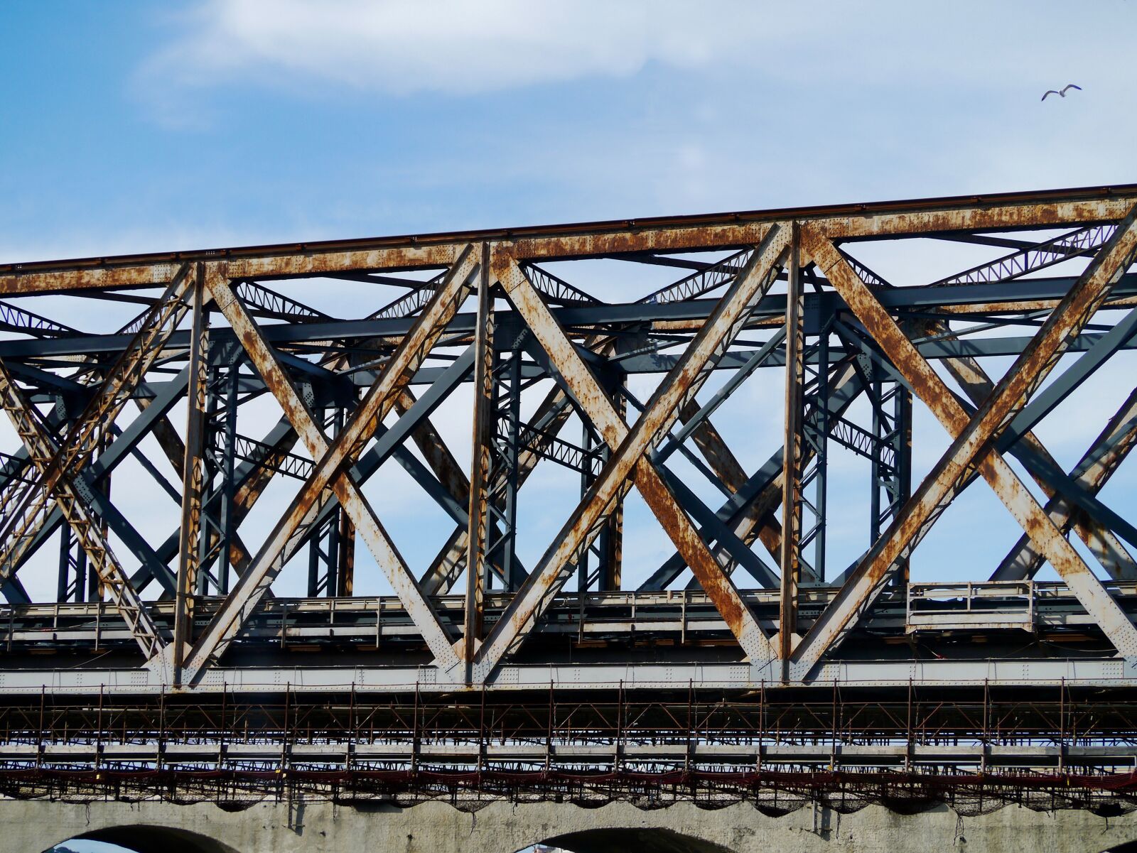 Panasonic Lumix DMC-G3 sample photo. Railway bridge, steel, iron photography