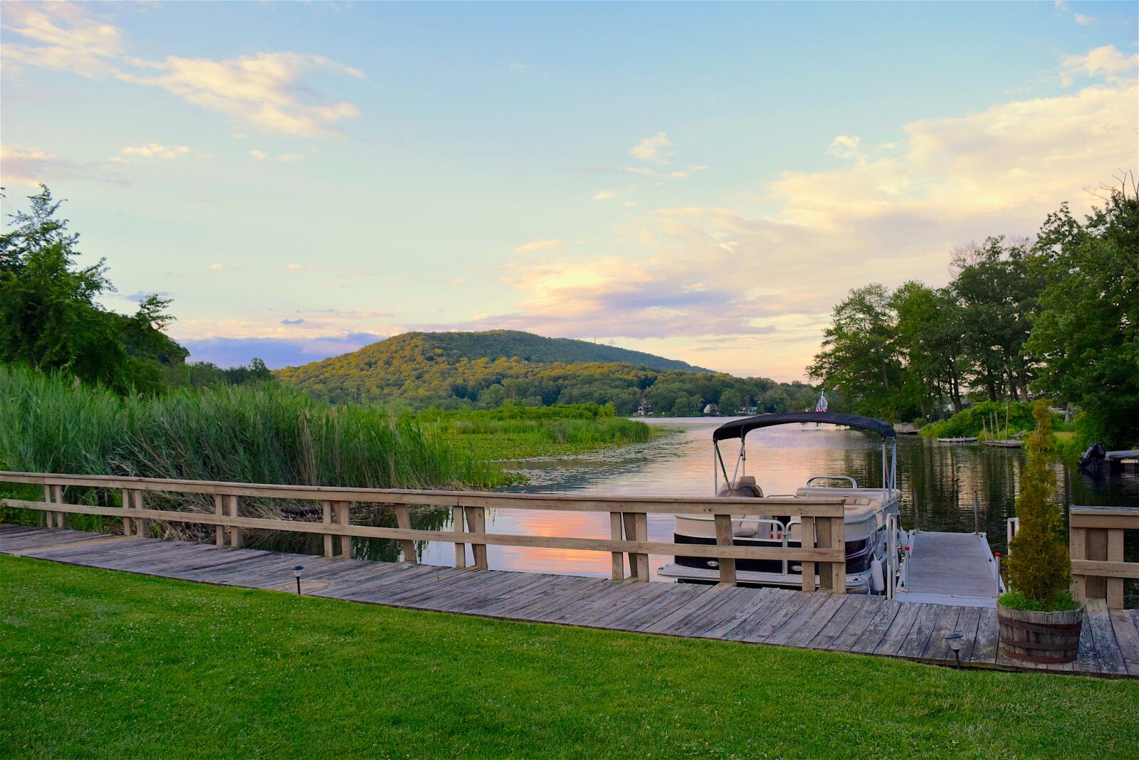 Nikon D3300 sample photo. Dock, lake, boat photography