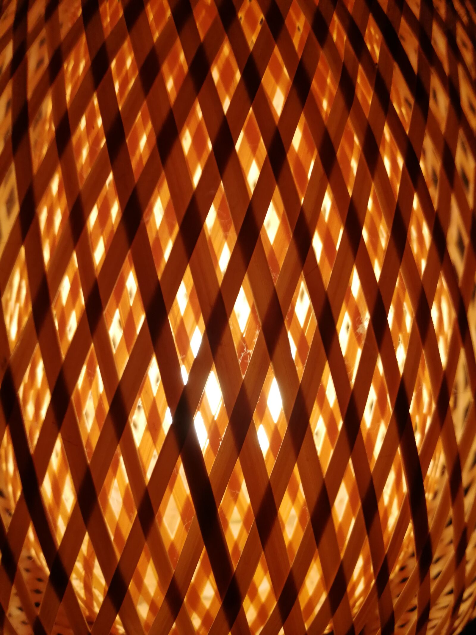 HUAWEI P10 sample photo. Lamp, lines, effect photography