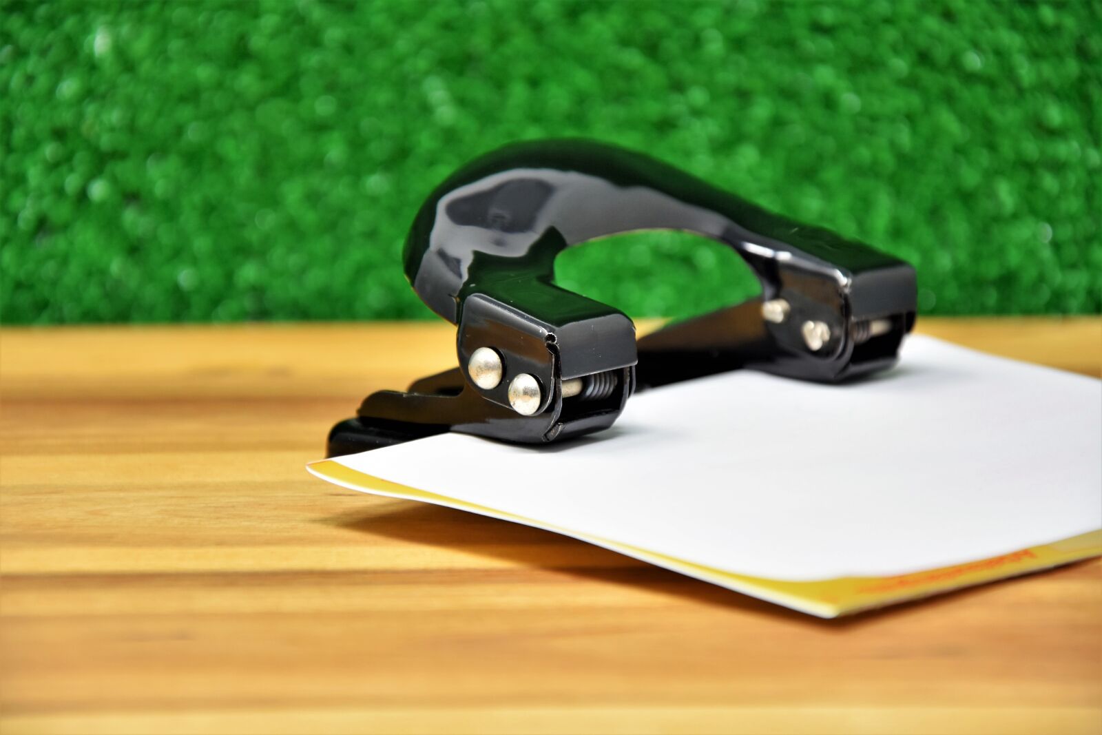 Nikon D7200 sample photo. Punch, paper puncher, file photography