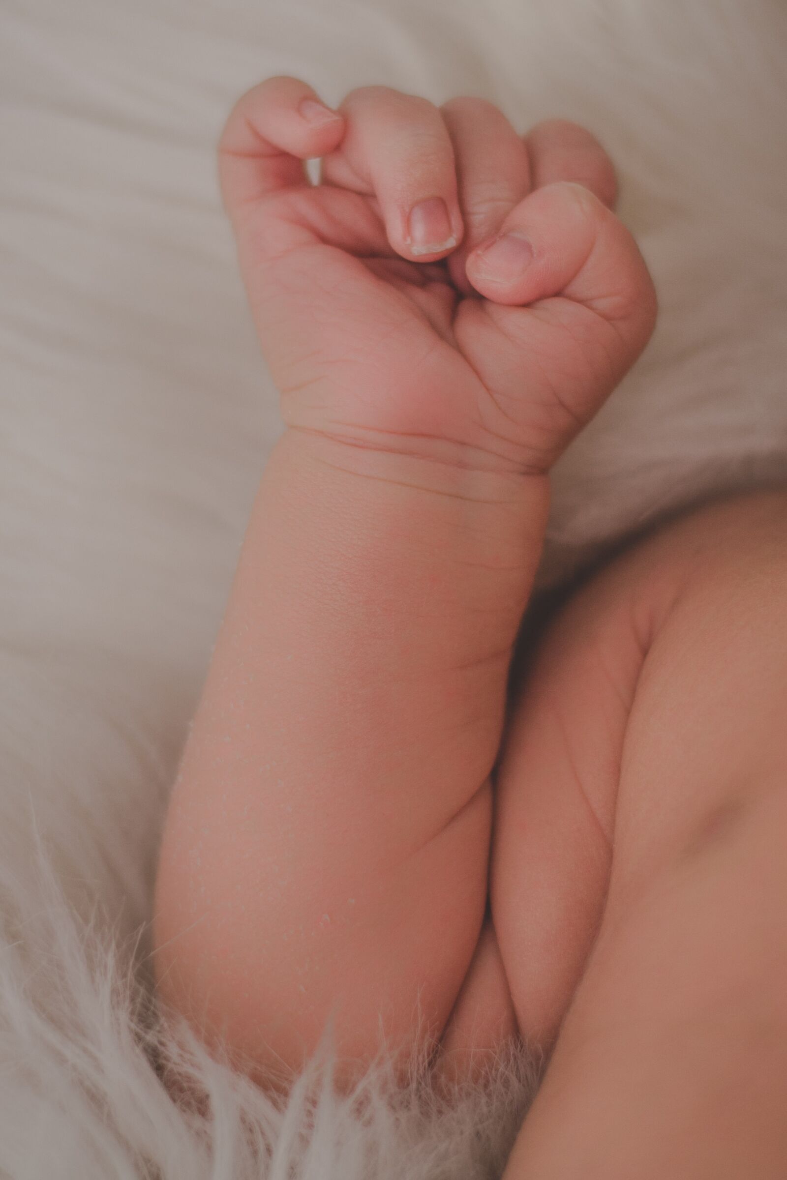 Nikon D5200 sample photo. Baby, hand, arm photography