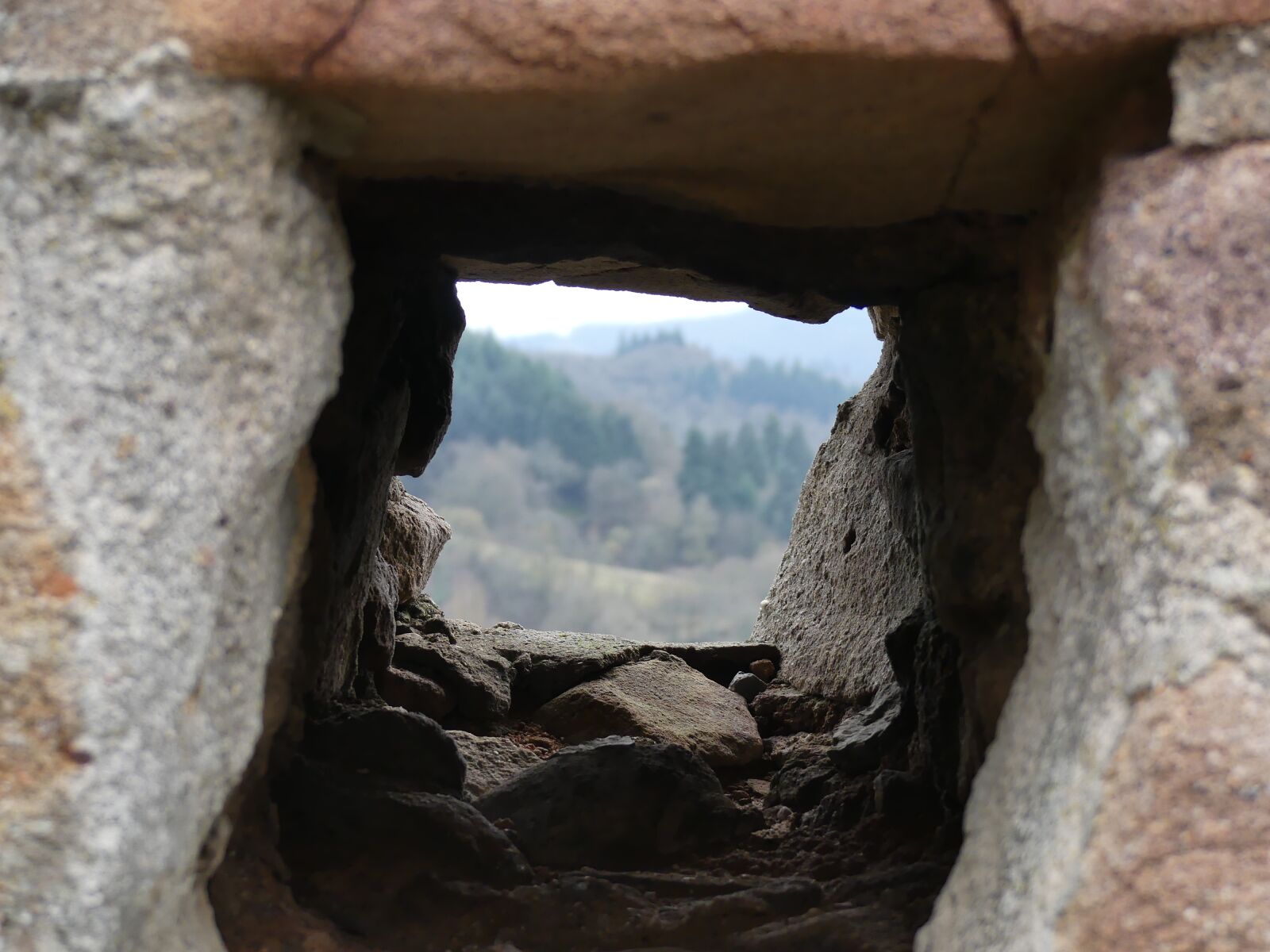 Panasonic Lumix DMC-FZ300 sample photo. Wall, hole, stone photography