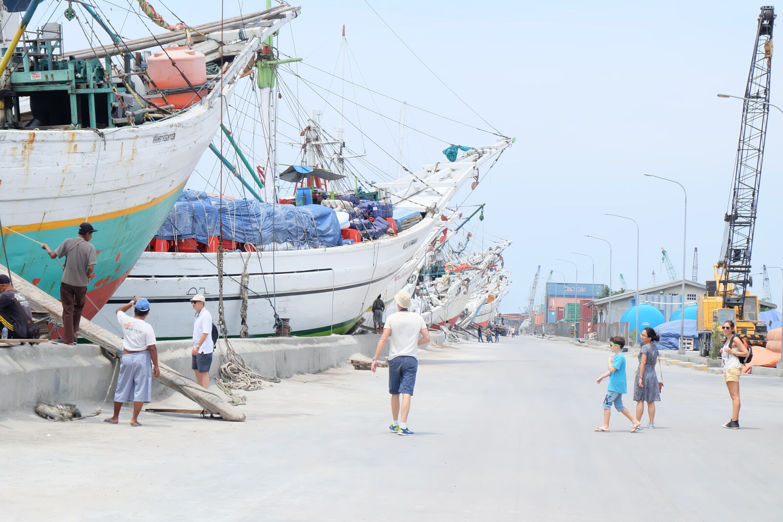Fujifilm X-A2 + Fujifilm XC 16-50mm F3.5-5.6 OIS II sample photo. Cargo, ship, container, harbour photography