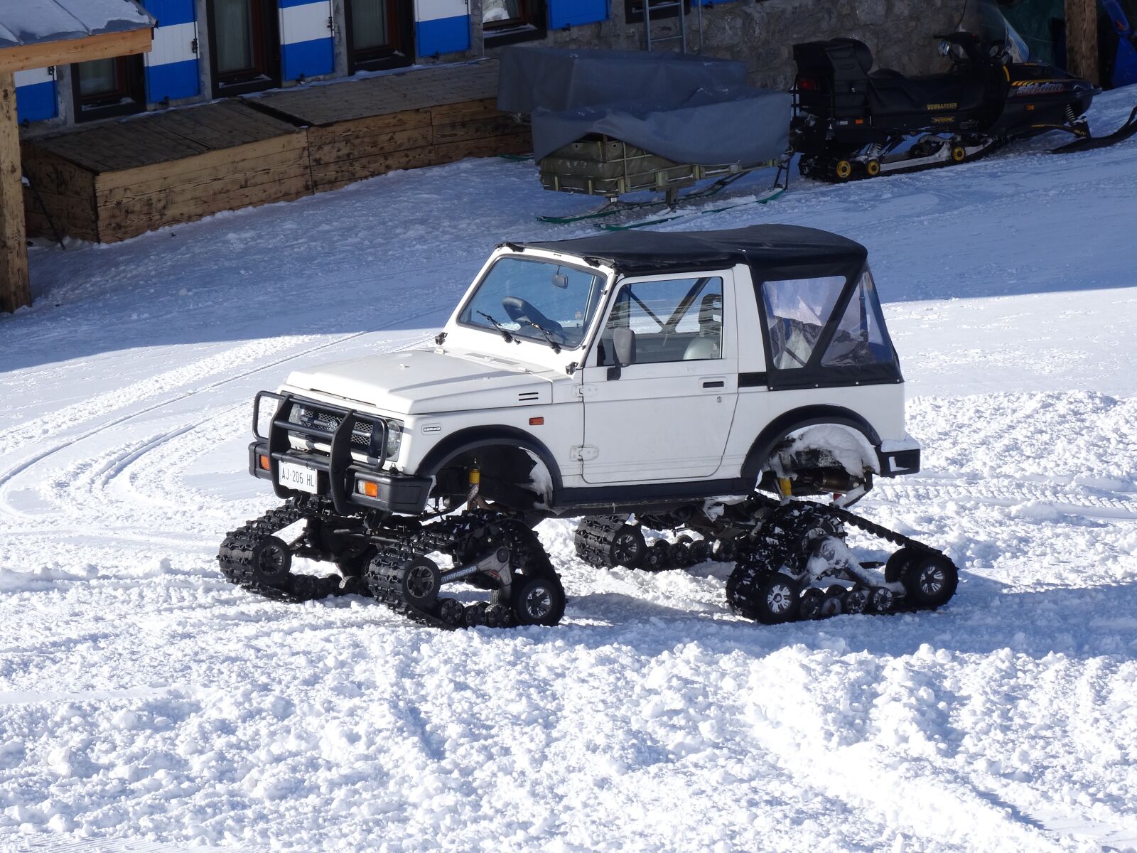 Sony DSC-HX50 sample photo. Adapted vehicle snow, caterpillars photography