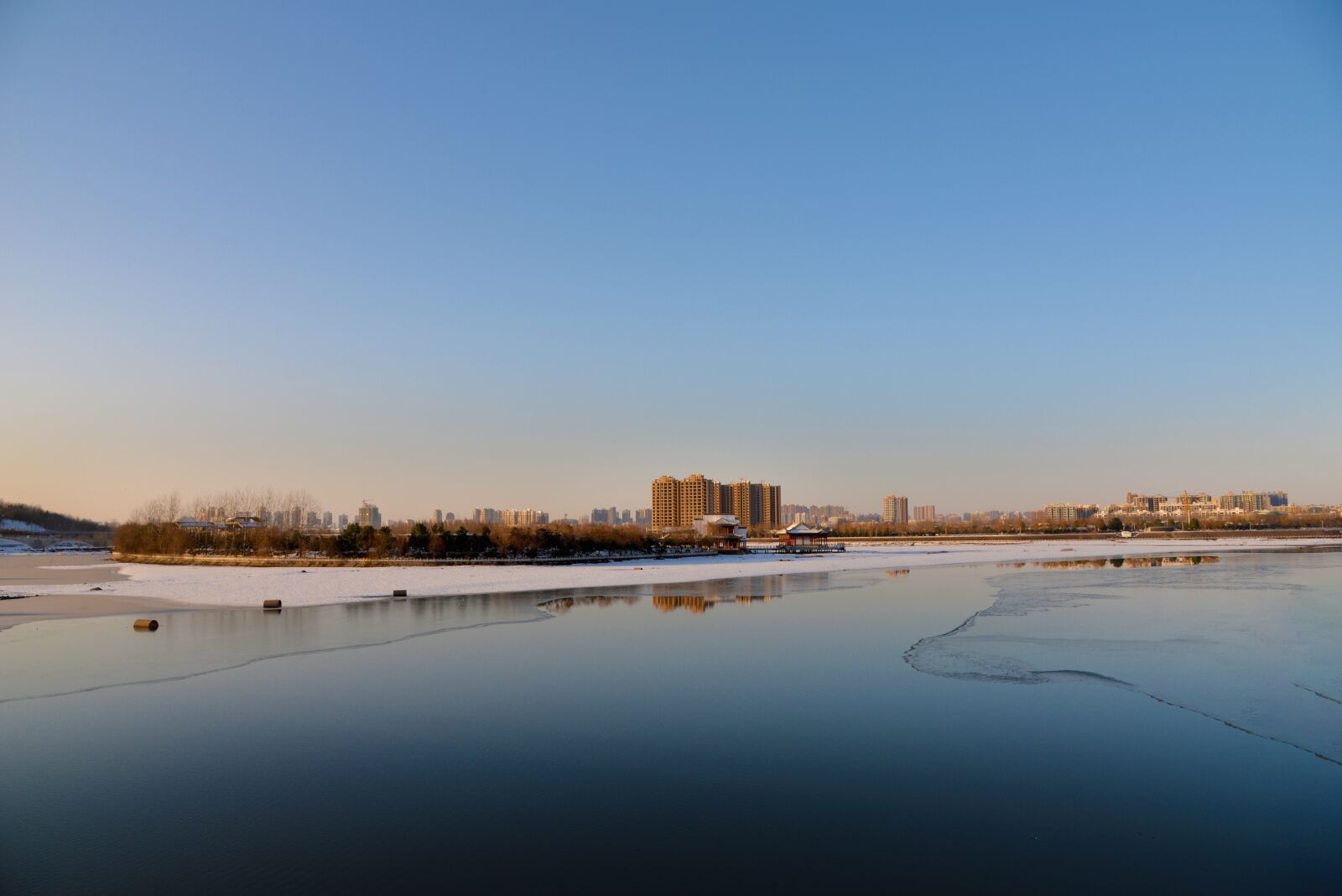 Nikon D610 sample photo. Winter, waters, dawn photography