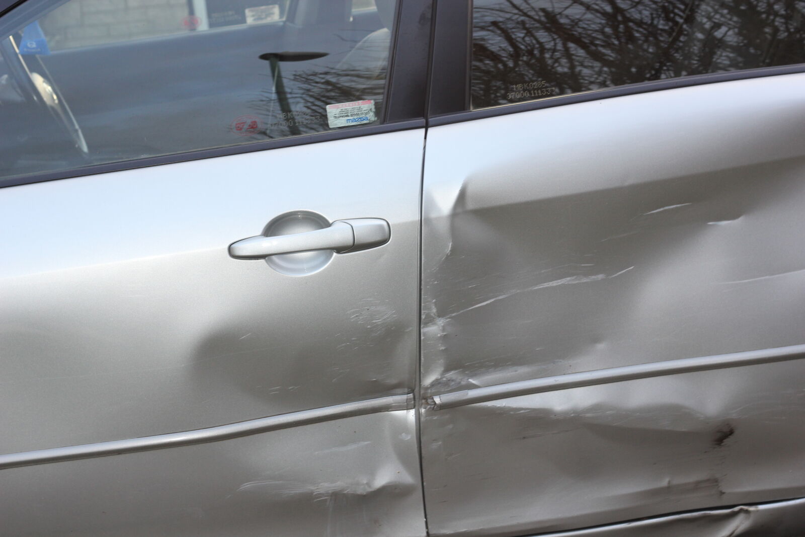 Canon EOS 550D (EOS Rebel T2i / EOS Kiss X4) sample photo. Accident, car, crash, incident photography