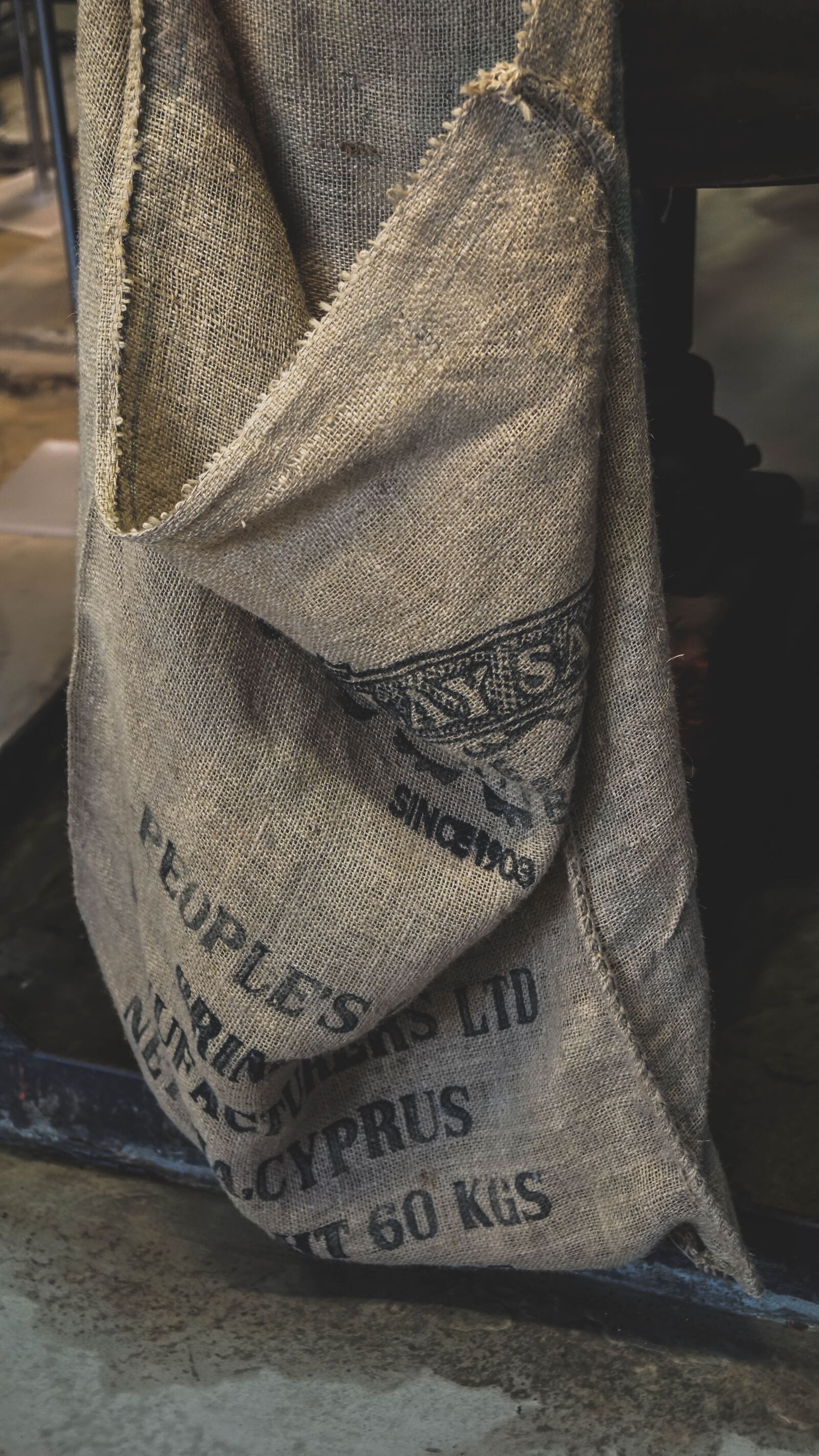 Sony a6000 + Sony Vario-Tessar T* E 16-70mm F4 ZA OSS sample photo. Bag, cyprus, museum photography