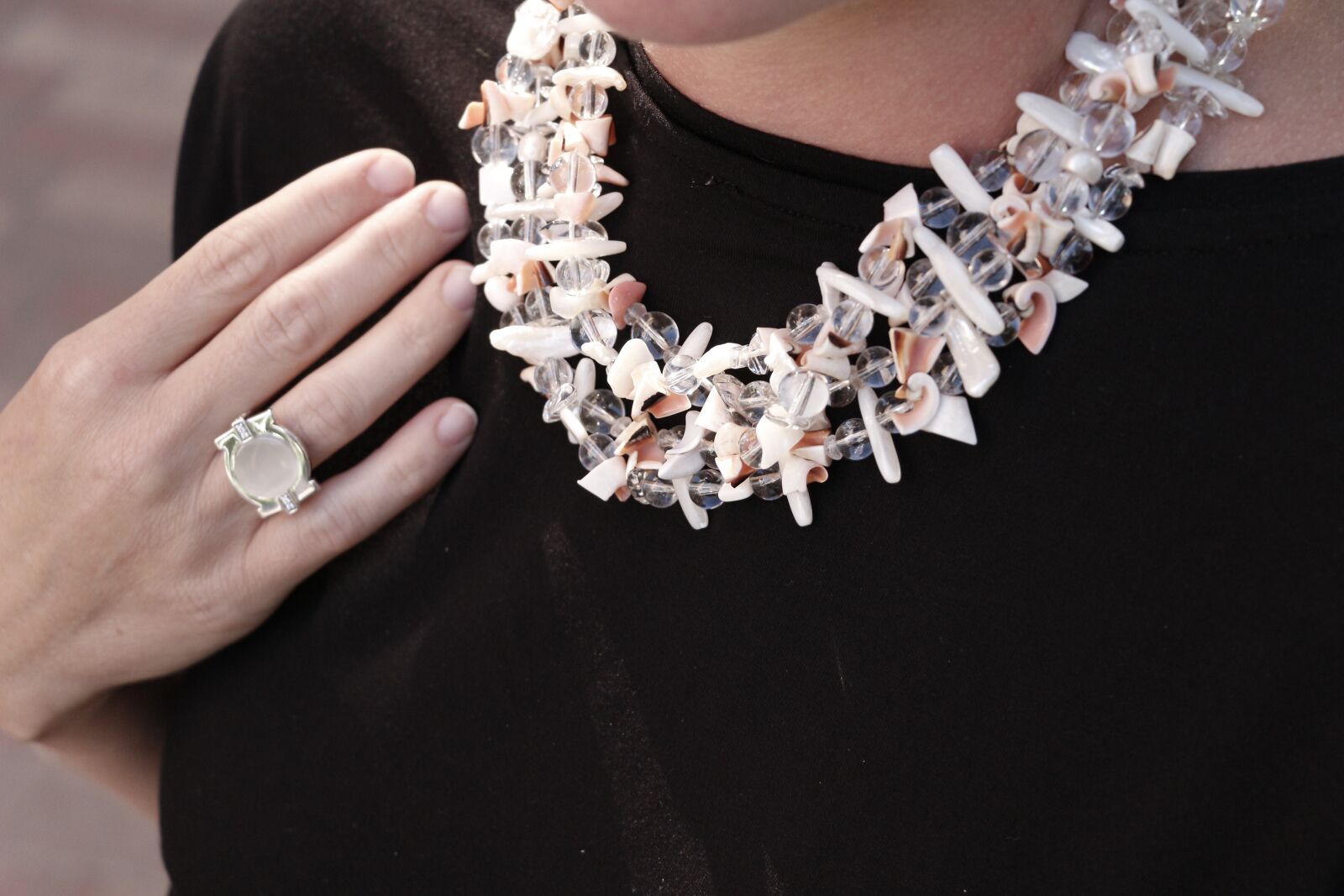 Canon EOS 100D (EOS Rebel SL1 / EOS Kiss X7) sample photo. Stone, jewelry, necklace photography