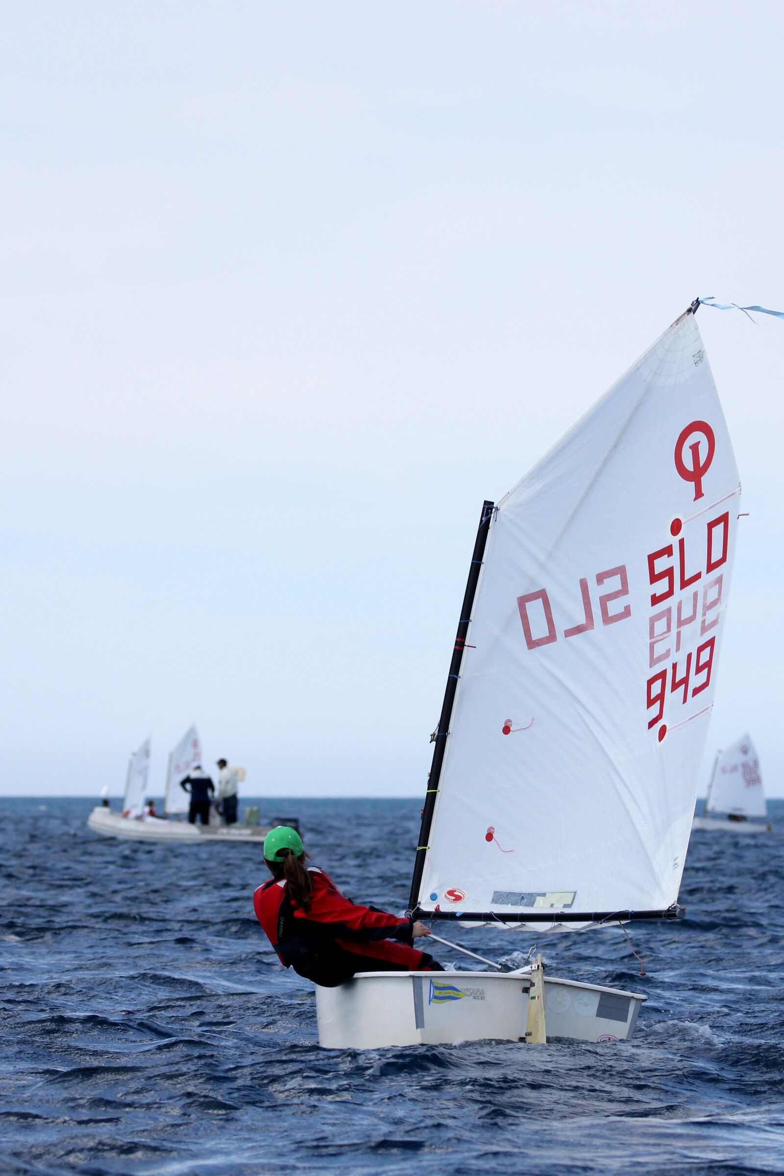 Canon EOS 60D + Canon EF 100-400mm F4.5-5.6L IS II USM sample photo. Sailing, dinghy, optimist photography