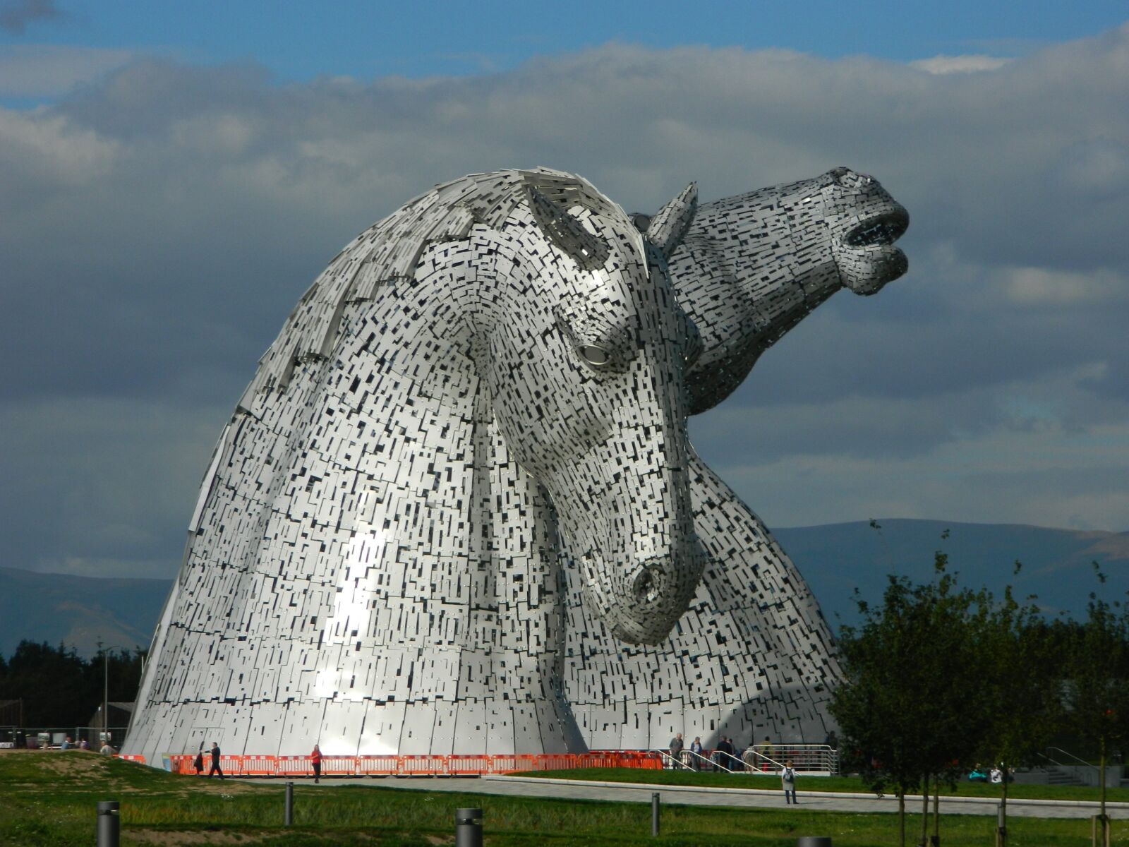 Nikon Coolpix L120 sample photo. Sculpture, kelpie, falkirk photography