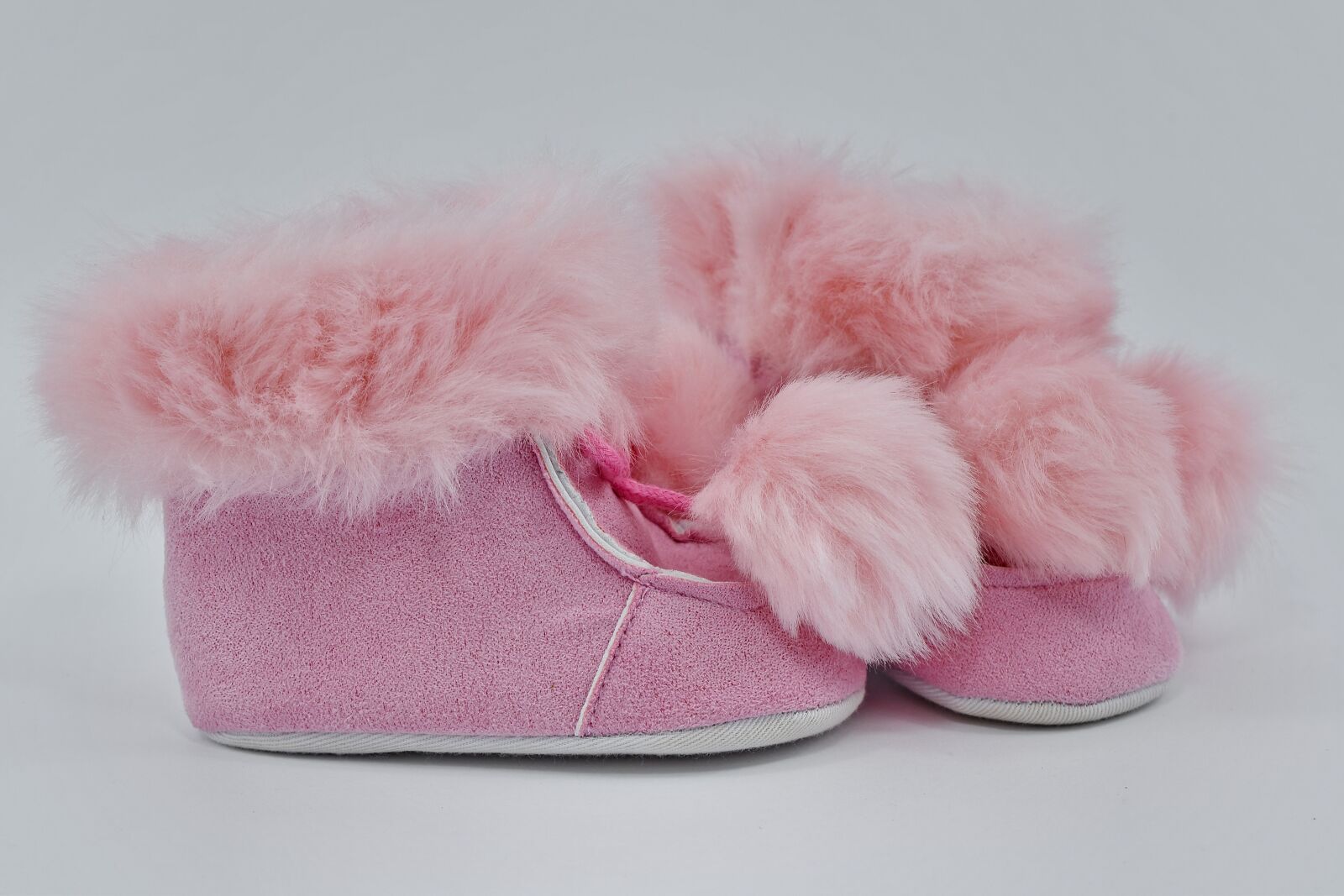 Nikon D5500 sample photo. Footwear, pinkish, small, fur photography