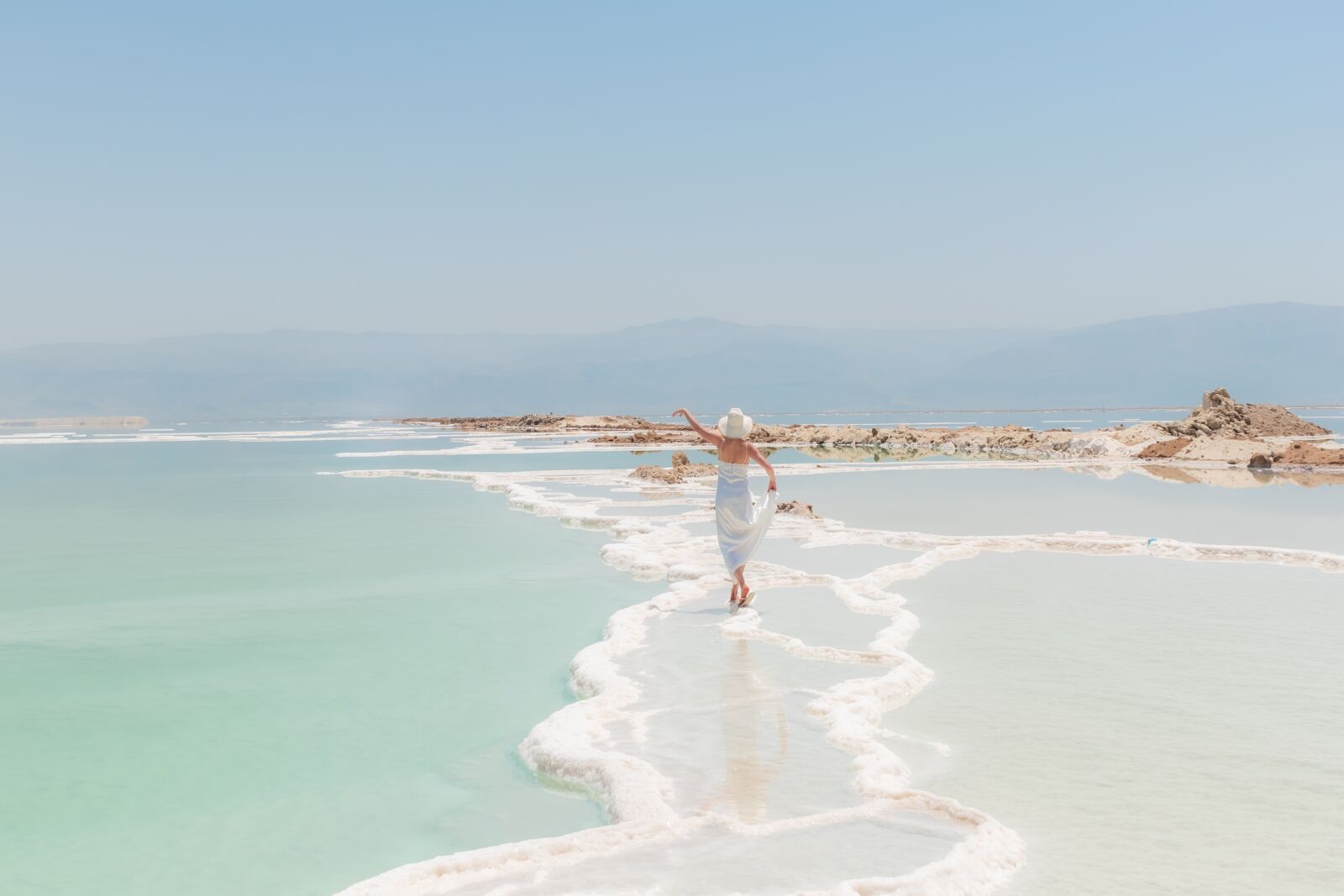 Nikon D5600 sample photo. Woman, dance, sea photography