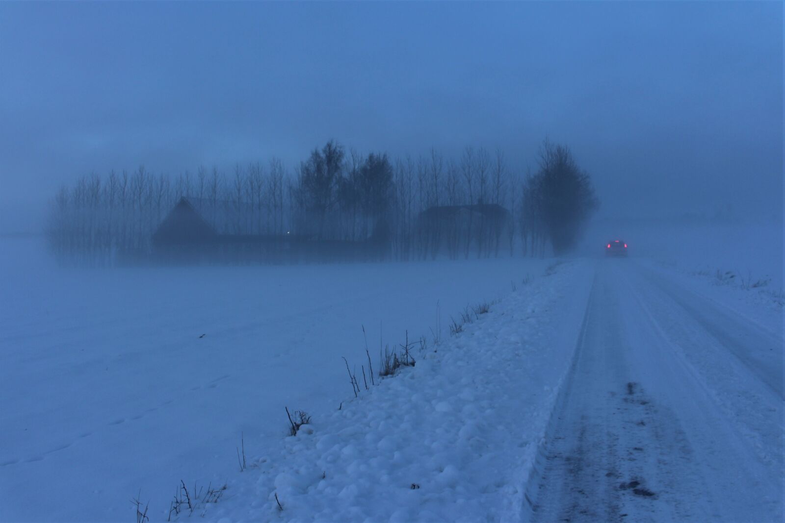 Canon EOS 700D (EOS Rebel T5i / EOS Kiss X7i) sample photo. Mist, hazy, winter photography