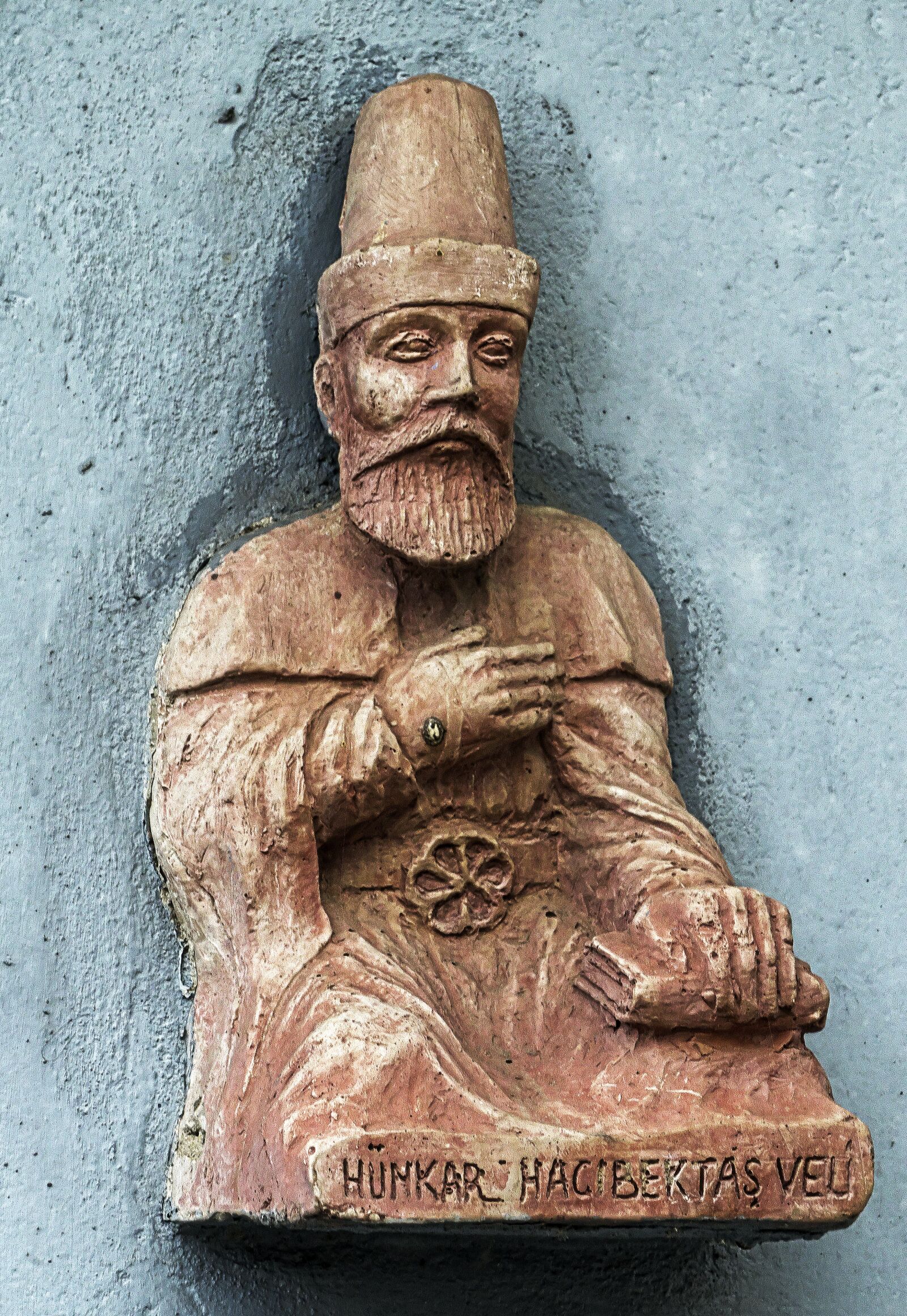 Panasonic Lumix DMC-FZ1000 sample photo. Wall decoration, figure, alevis photography