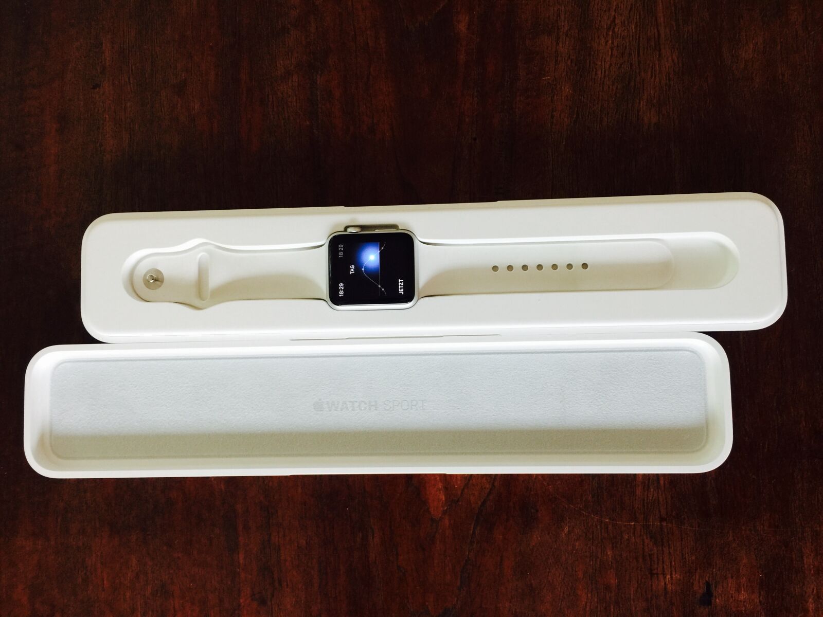 iPhone 6 Plus back camera 4.15mm f/2.2 sample photo. Apple, watch, clock photography
