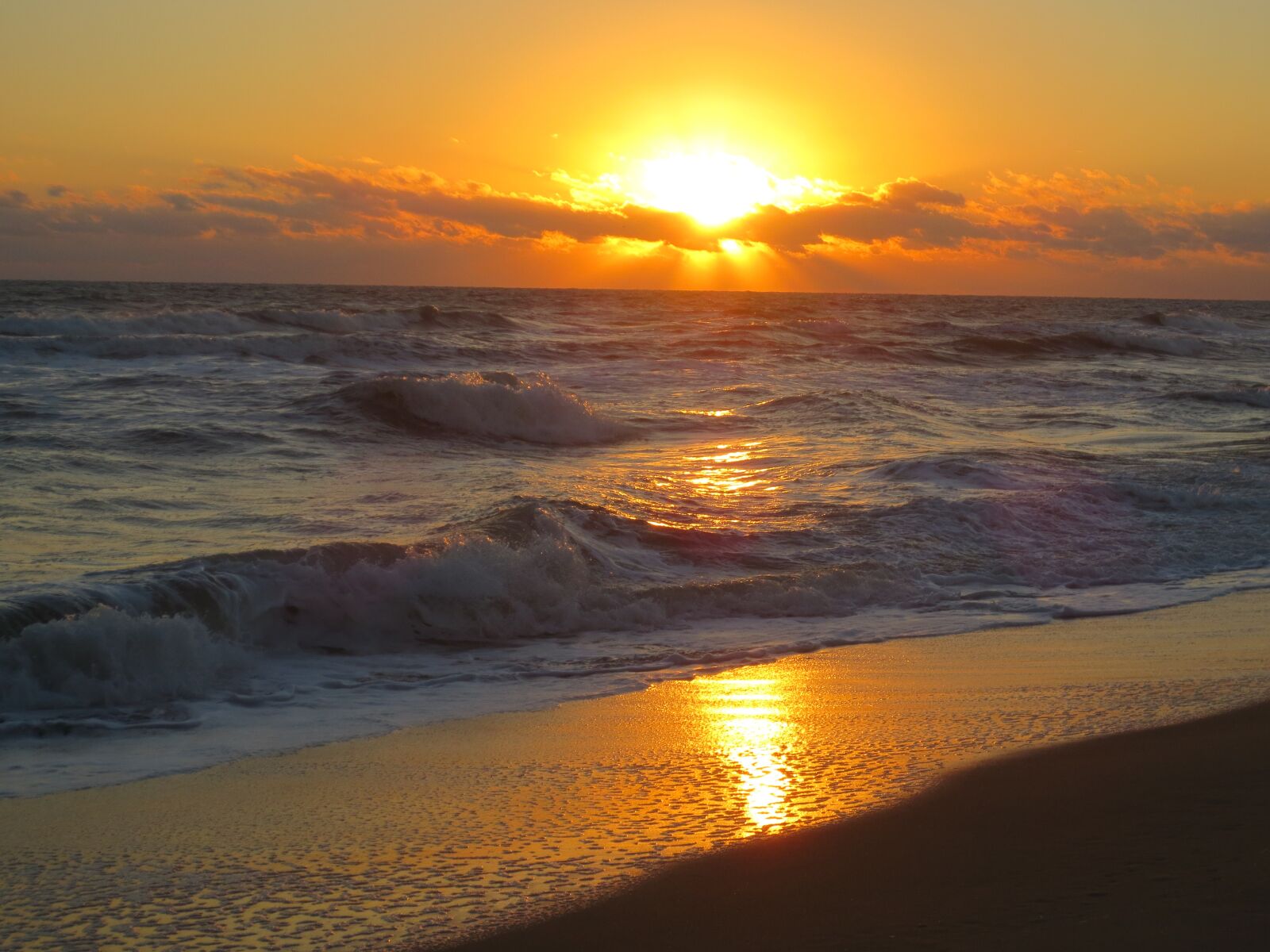 Canon PowerShot ELPH 110HS (PowerShot IXUS 125 HS) sample photo. Ocean, sunrise, sunset photography