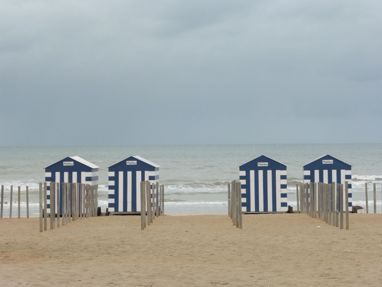 Panasonic Lumix DMC-ZS25 (Lumix DMC-TZ35) sample photo. Coast, belgium, beach hut photography