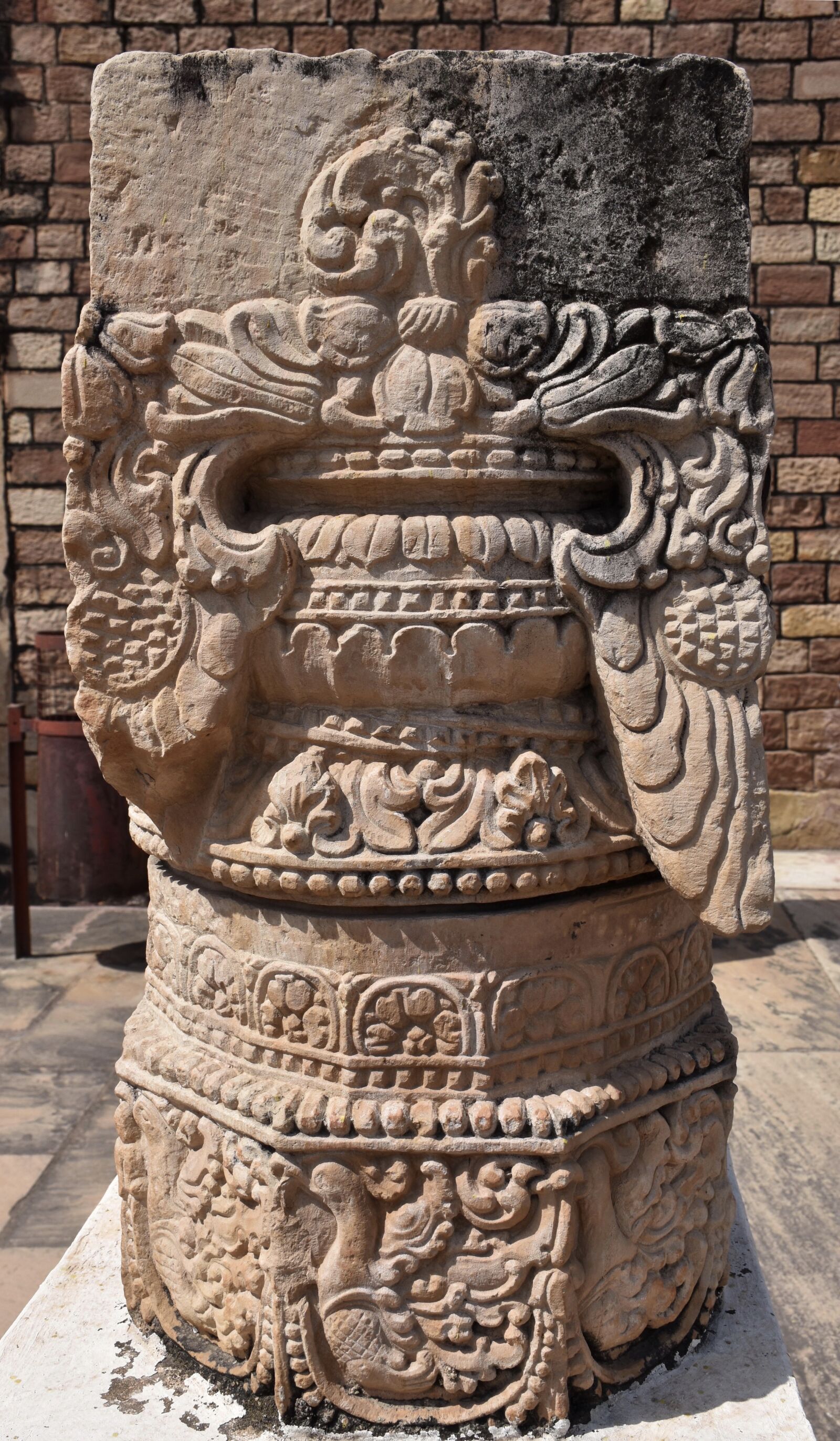 Nikon D5600 sample photo. Pillar, designer, museum photography