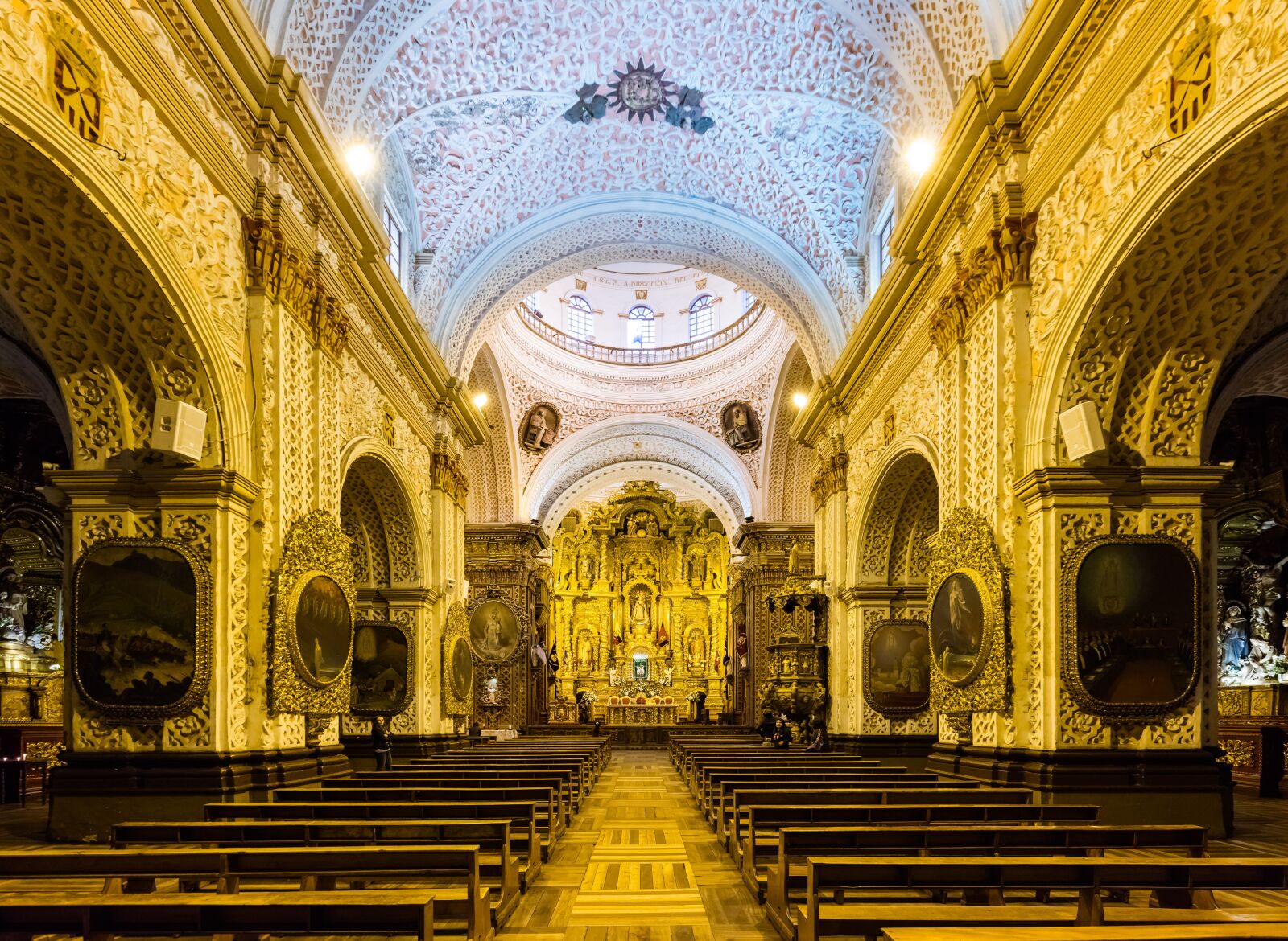 Canon EOS 5DS R + Canon EF 16-35mm F4L IS USM sample photo. Church the worship, quito photography