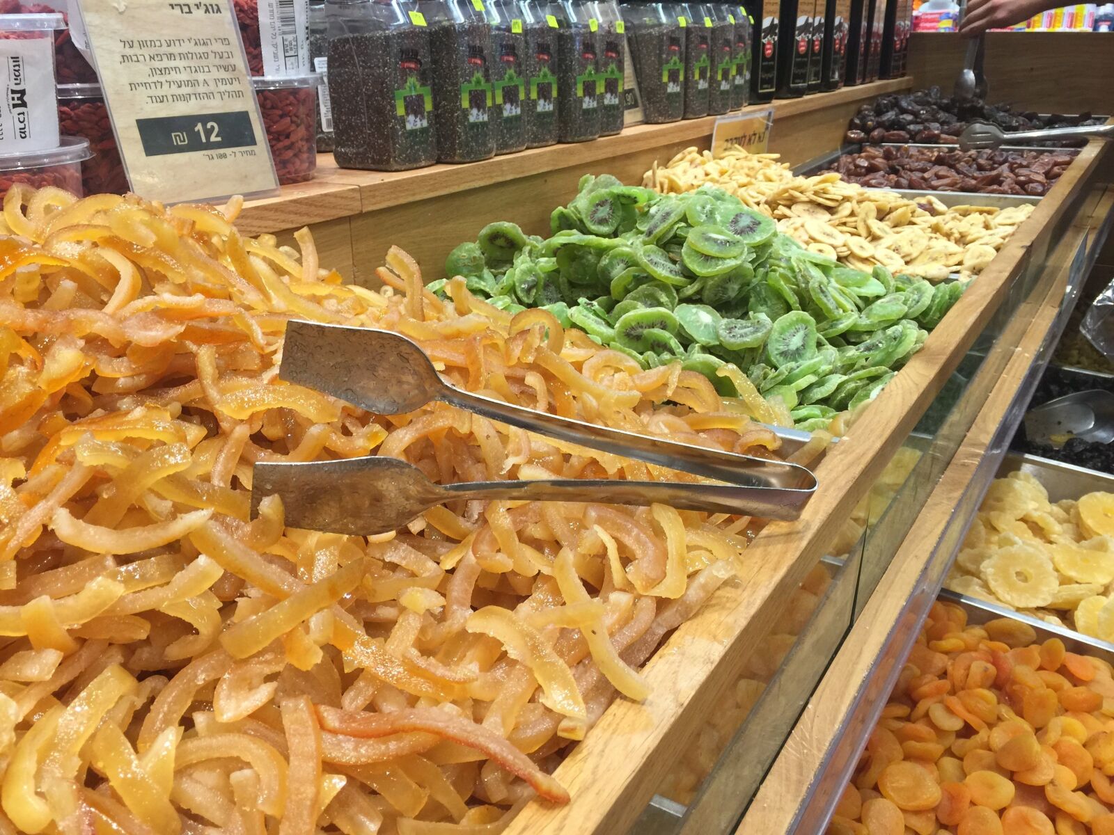 iPhone 6 Plus back camera 4.15mm f/2.2 sample photo. Market, fruits, fresh photography