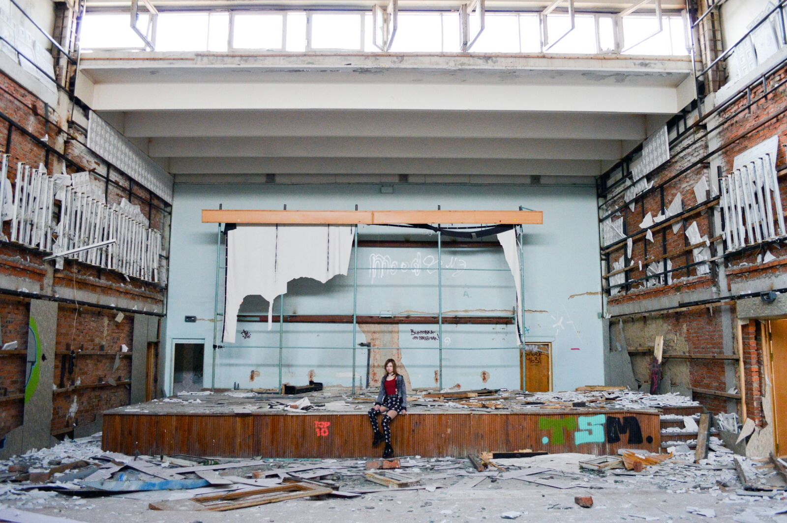 Nikon D3200 sample photo. Assembly hall, abandoned, zabroski photography