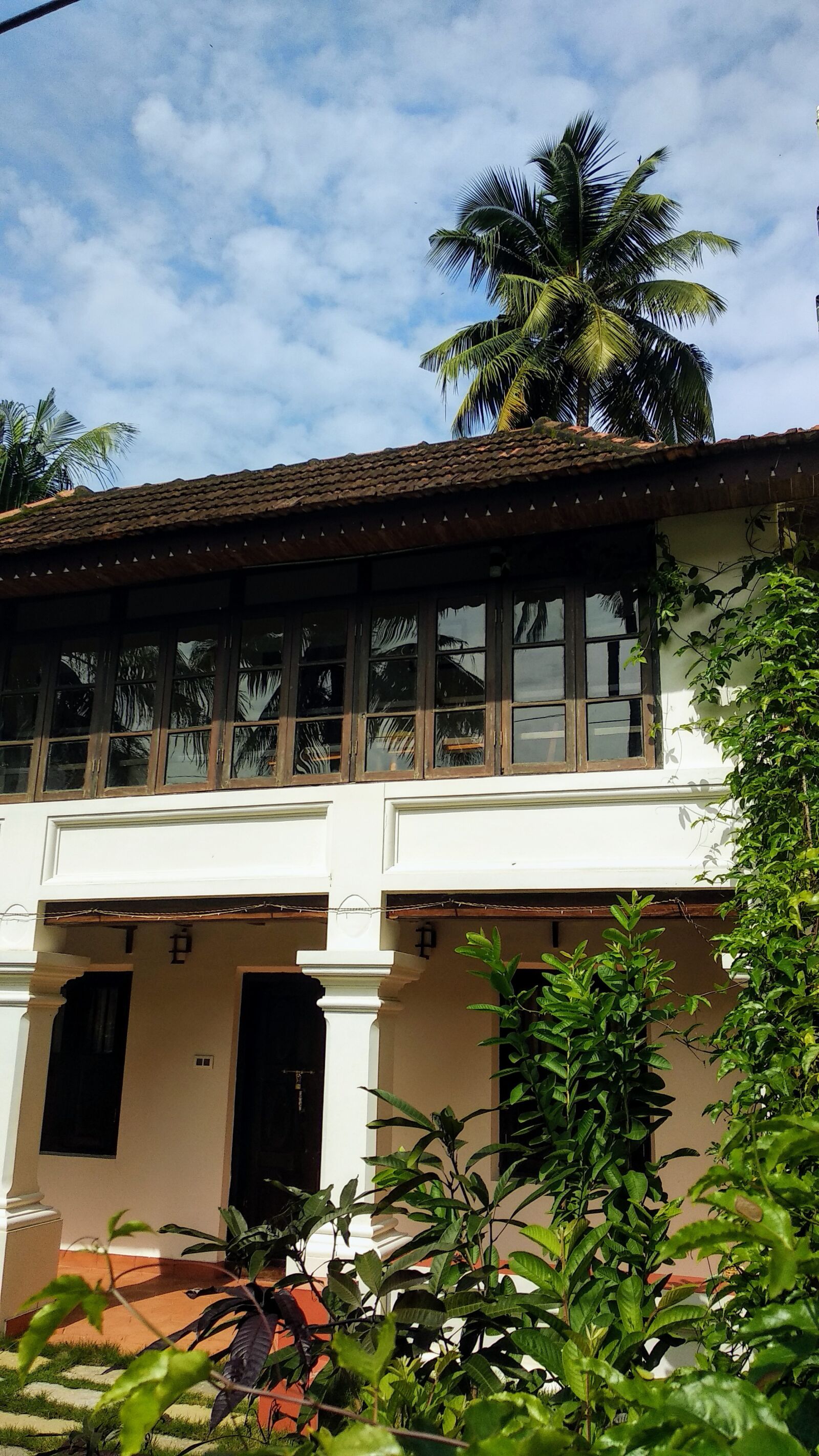 Xiaomi Mi A1 sample photo. Verdant, heritage, bungalow photography
